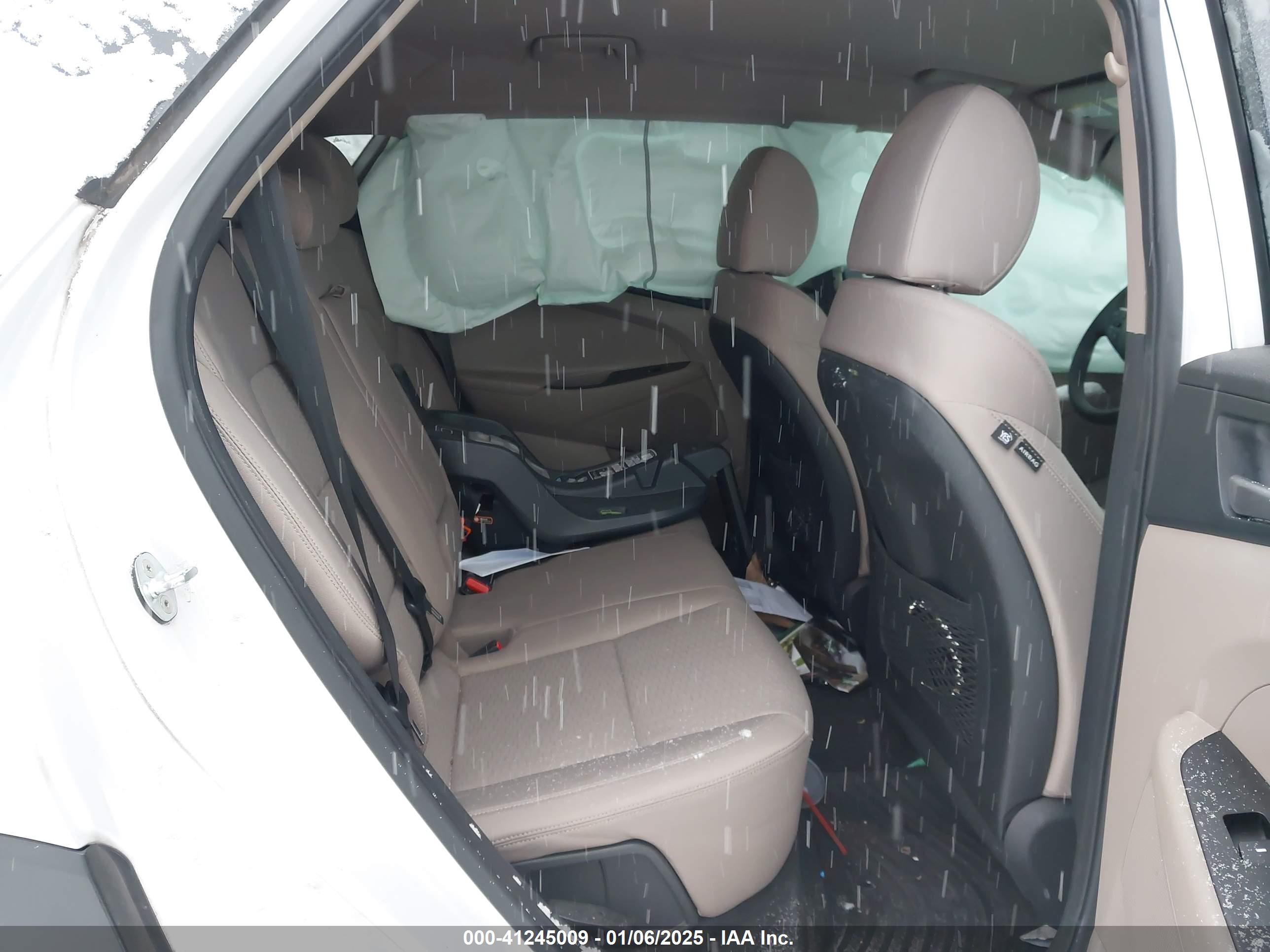 HYUNDAI TUCSON image 8