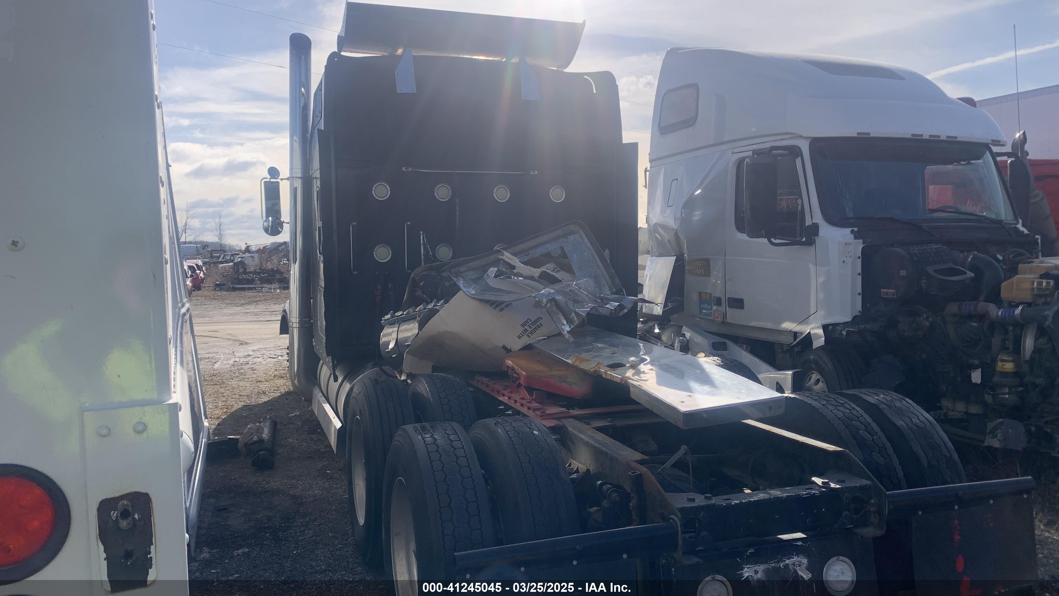KENWORTH CONSTRUCTION image 3