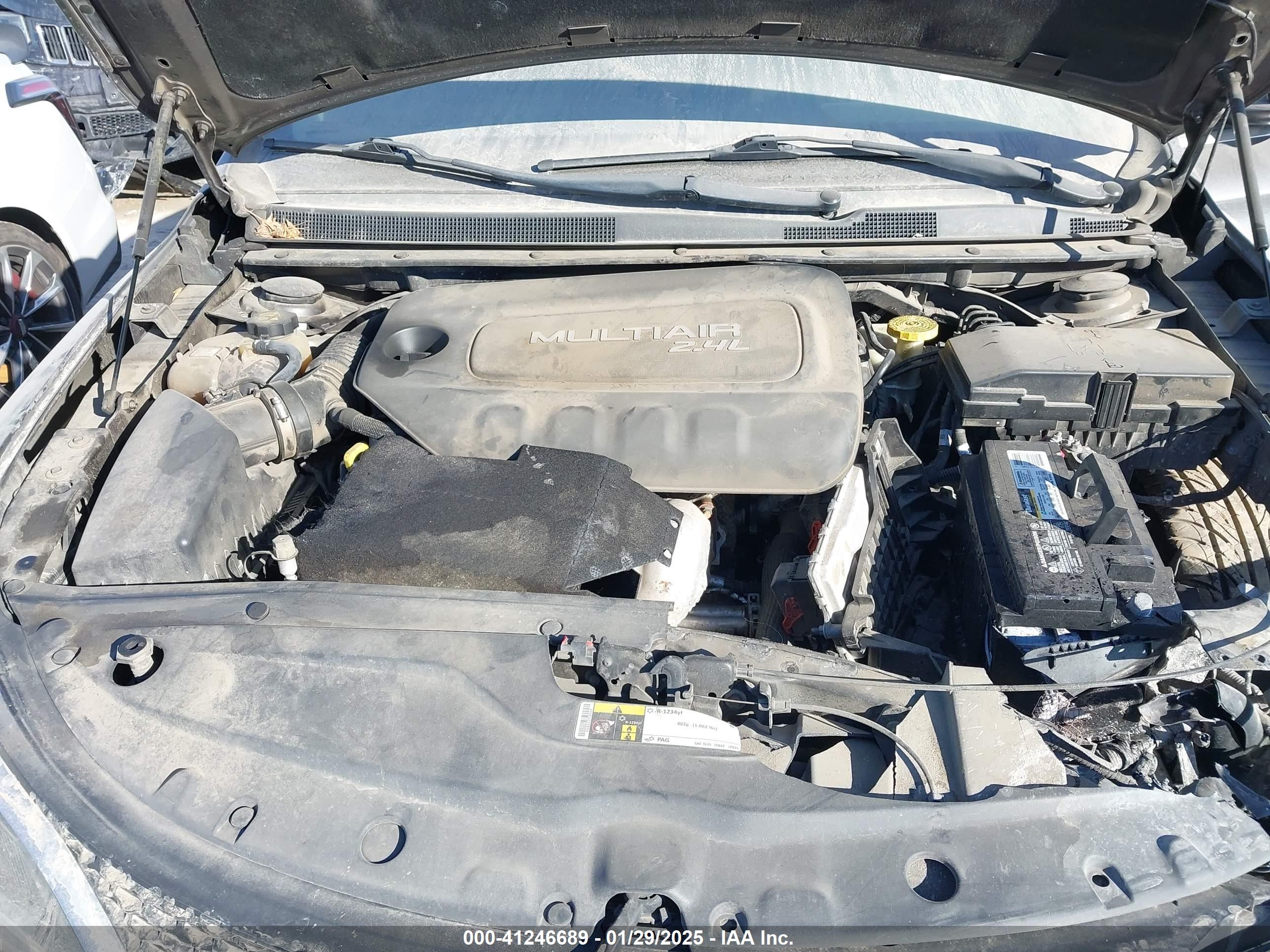 CHRYSLER 200 image 10