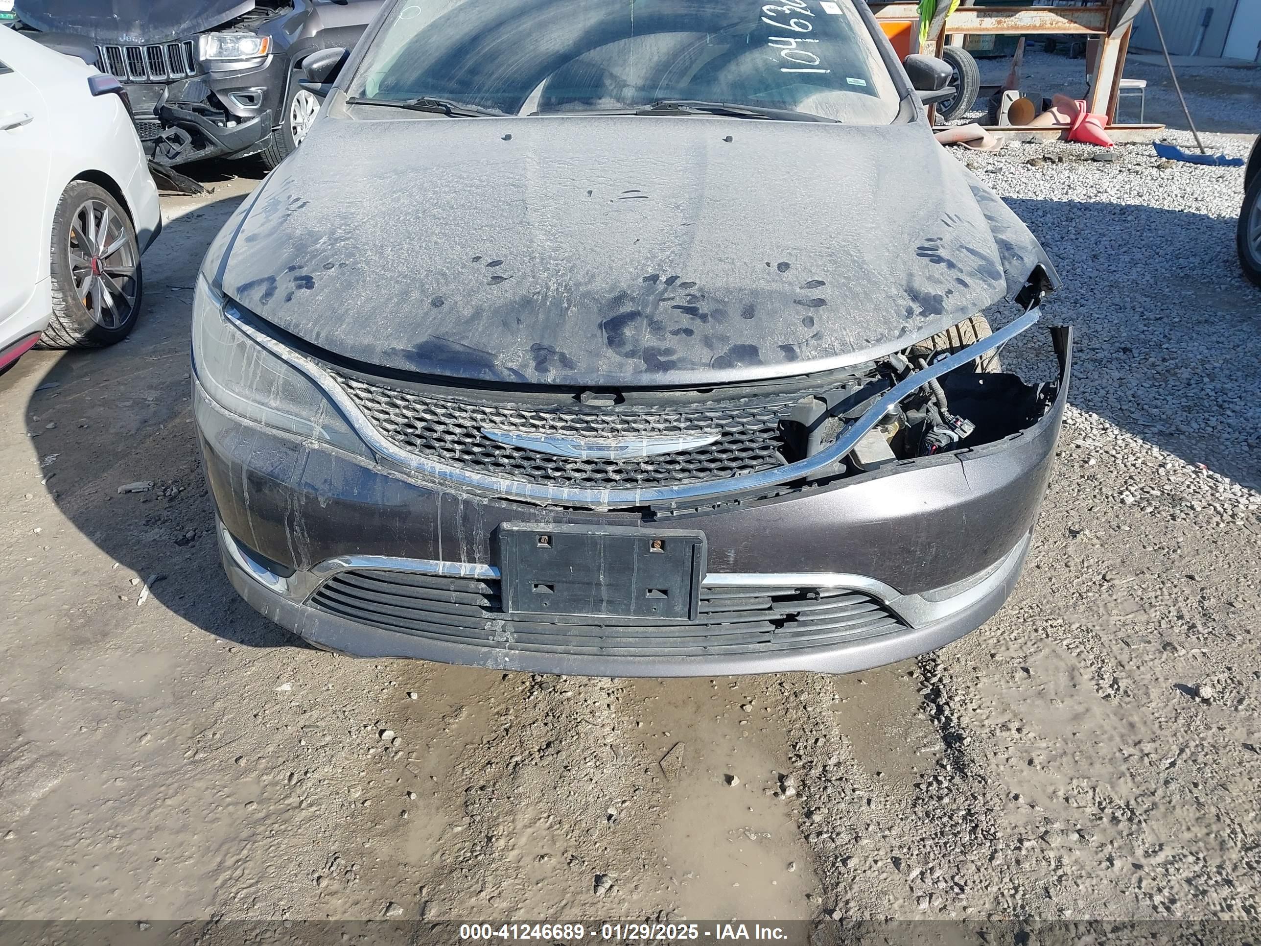 CHRYSLER 200 image 6