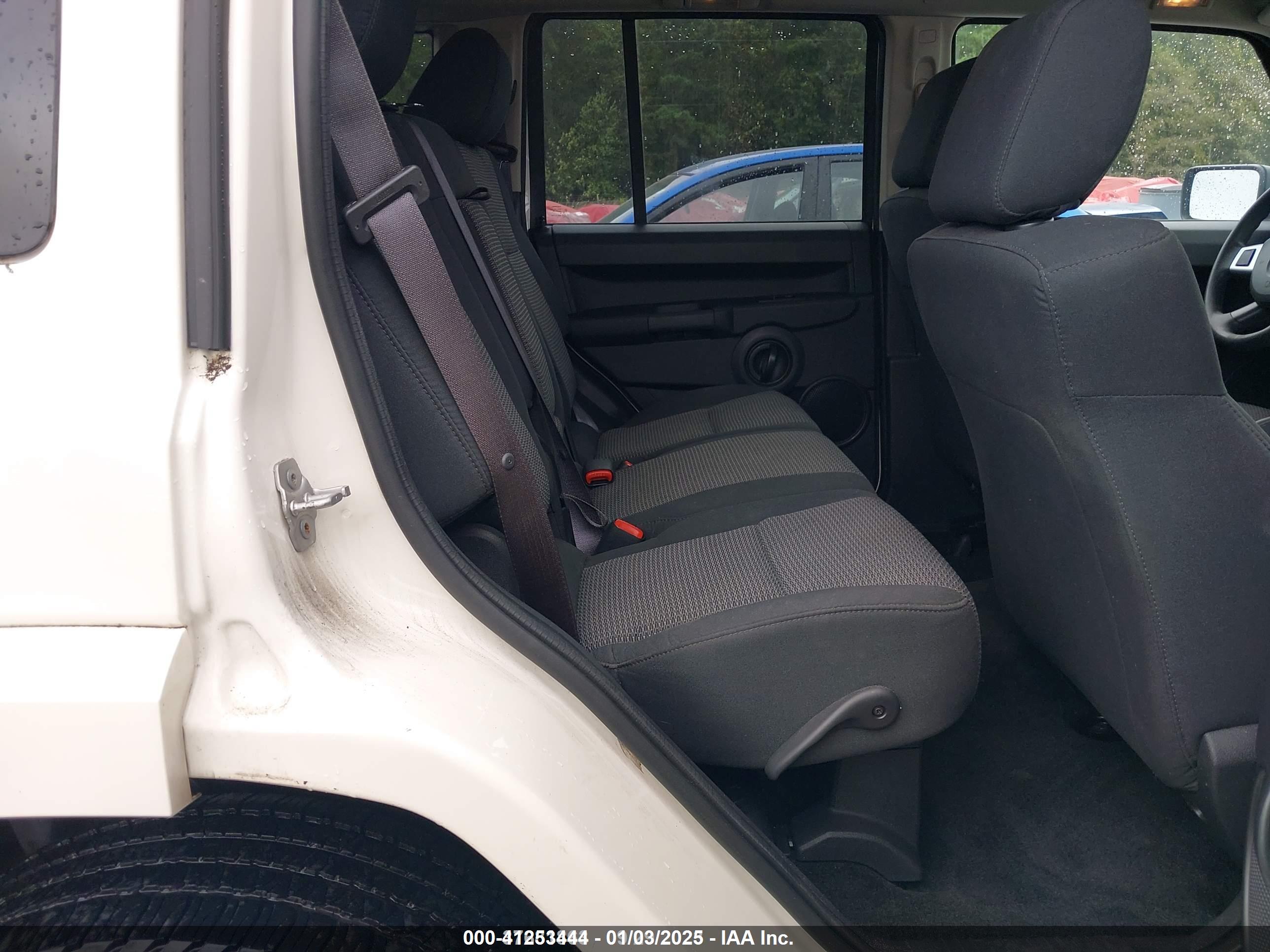 JEEP COMMANDER image 8