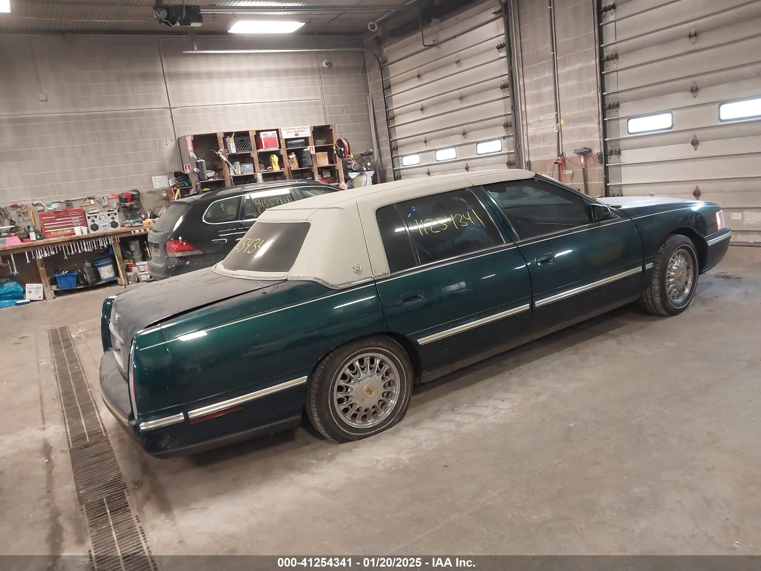 CADILLAC DEVILLE image 4