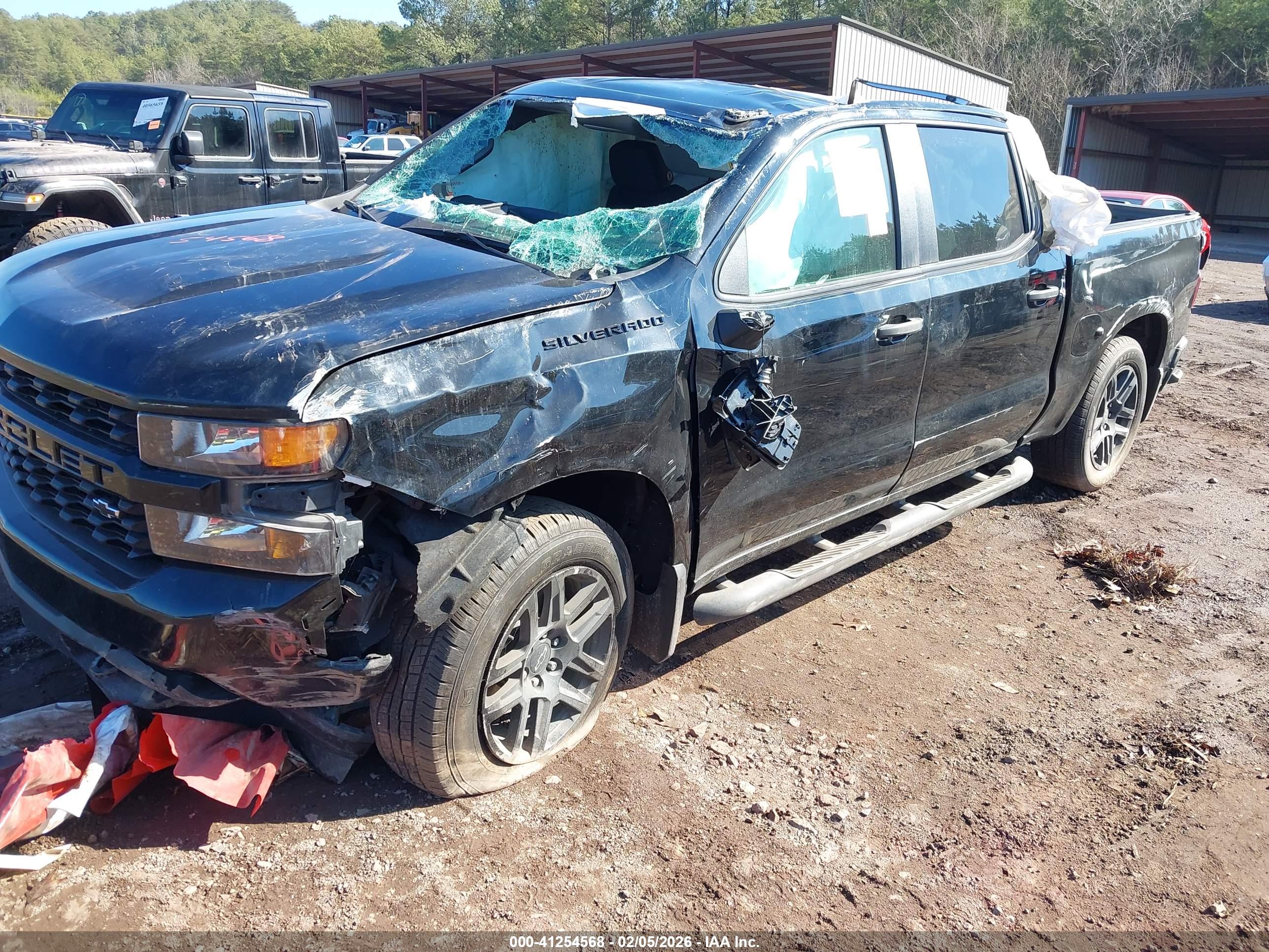 CHEVROLET SILVERADO image 2