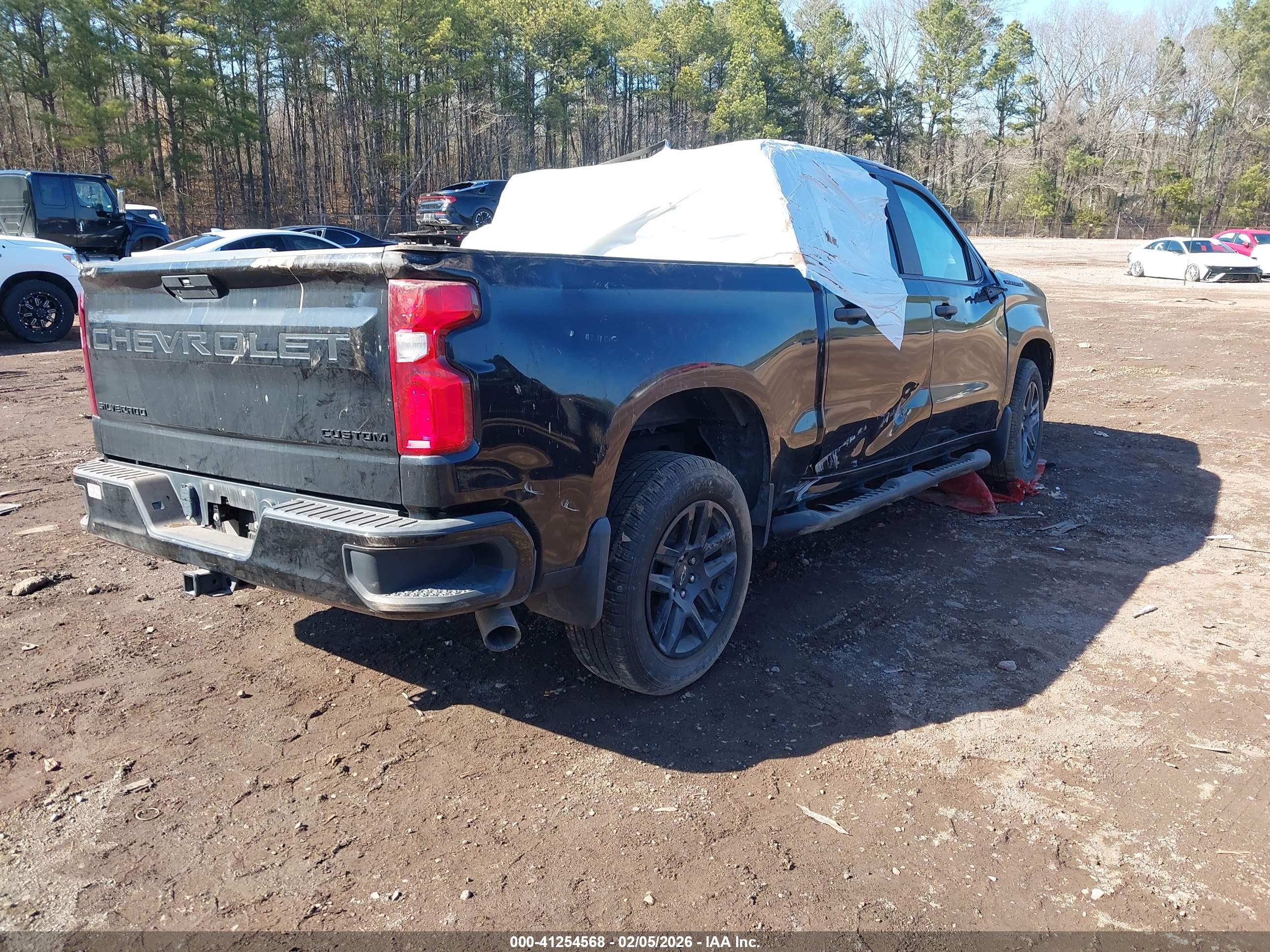 CHEVROLET SILVERADO image 4
