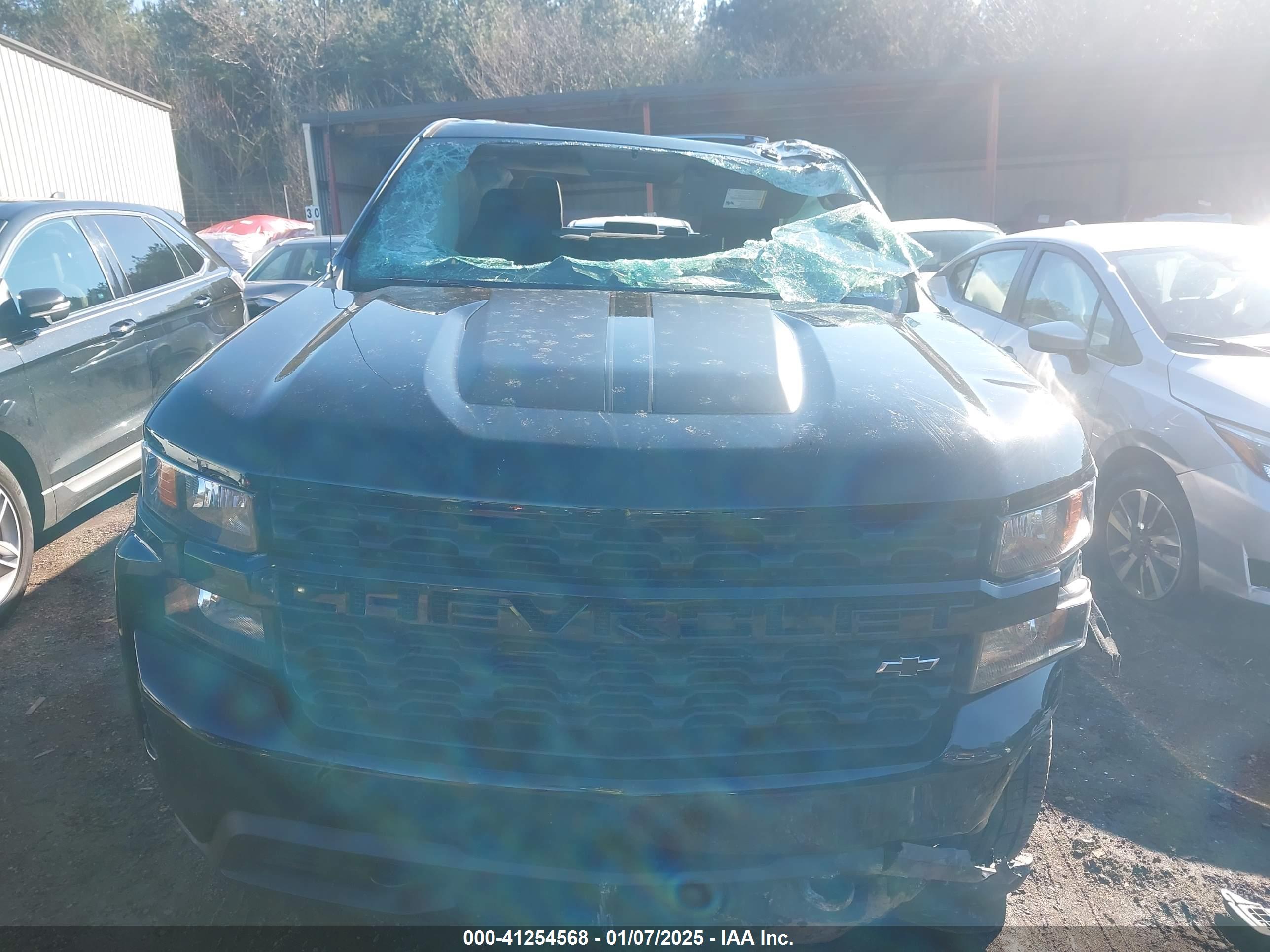 CHEVROLET SILVERADO image 6