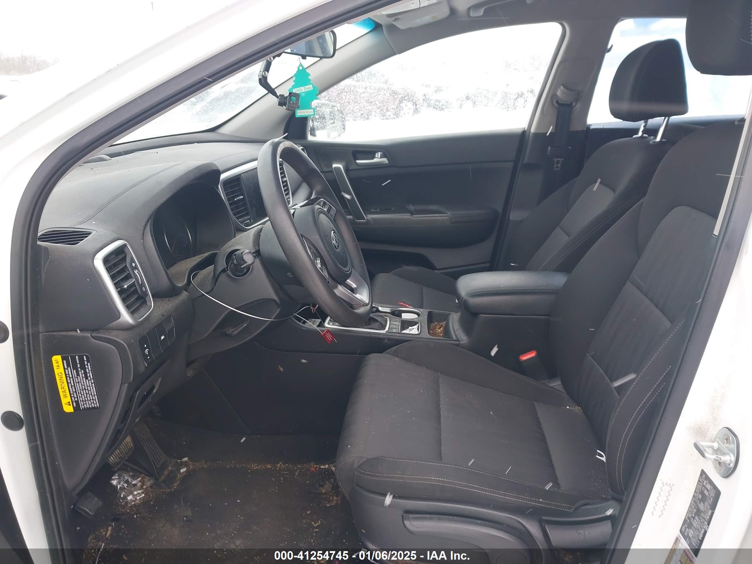 KIA SPORTAGE image 5
