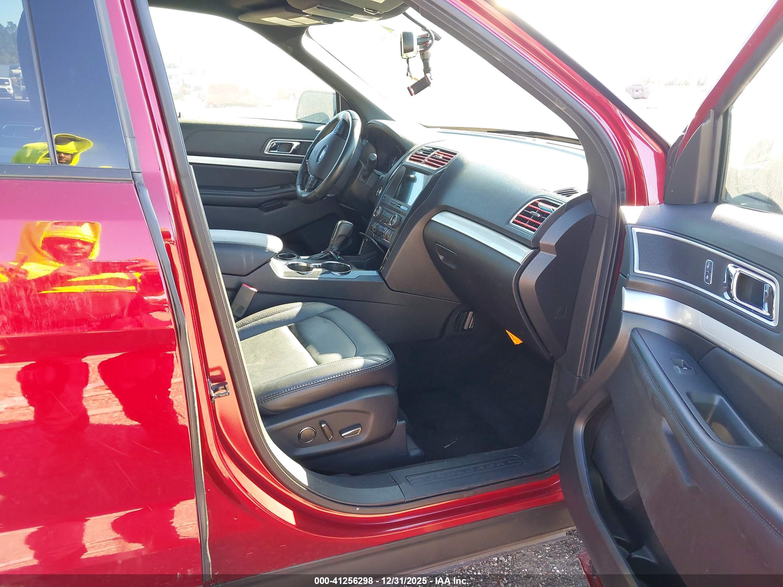 FORD EXPLORER image 5
