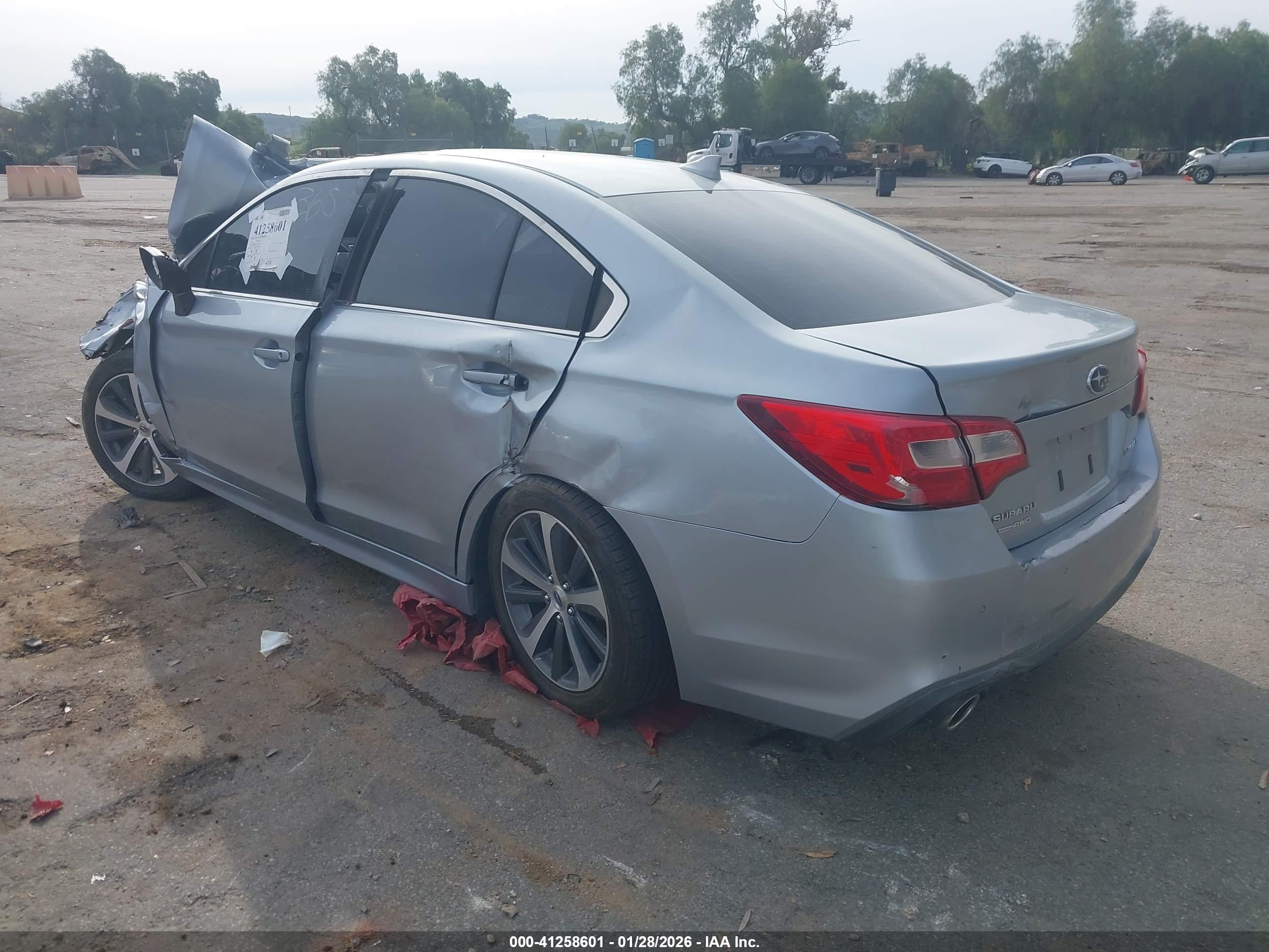 SUBARU LEGACY image 3