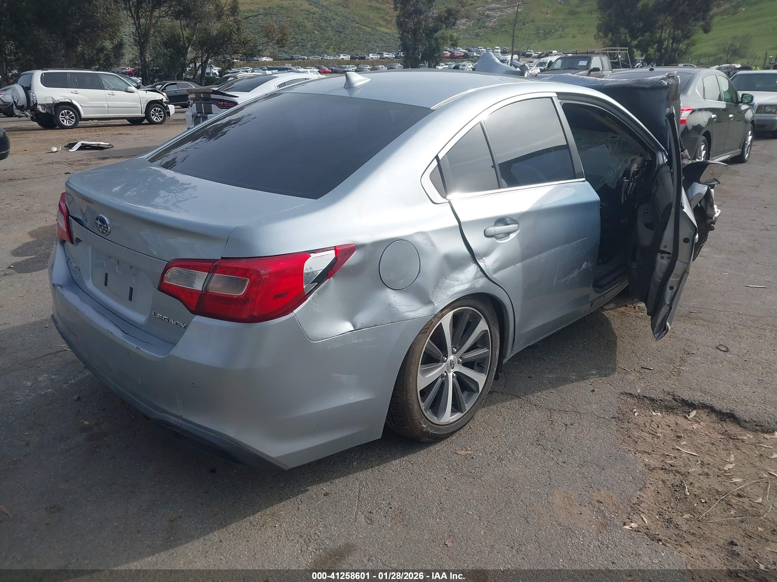 SUBARU LEGACY image 4