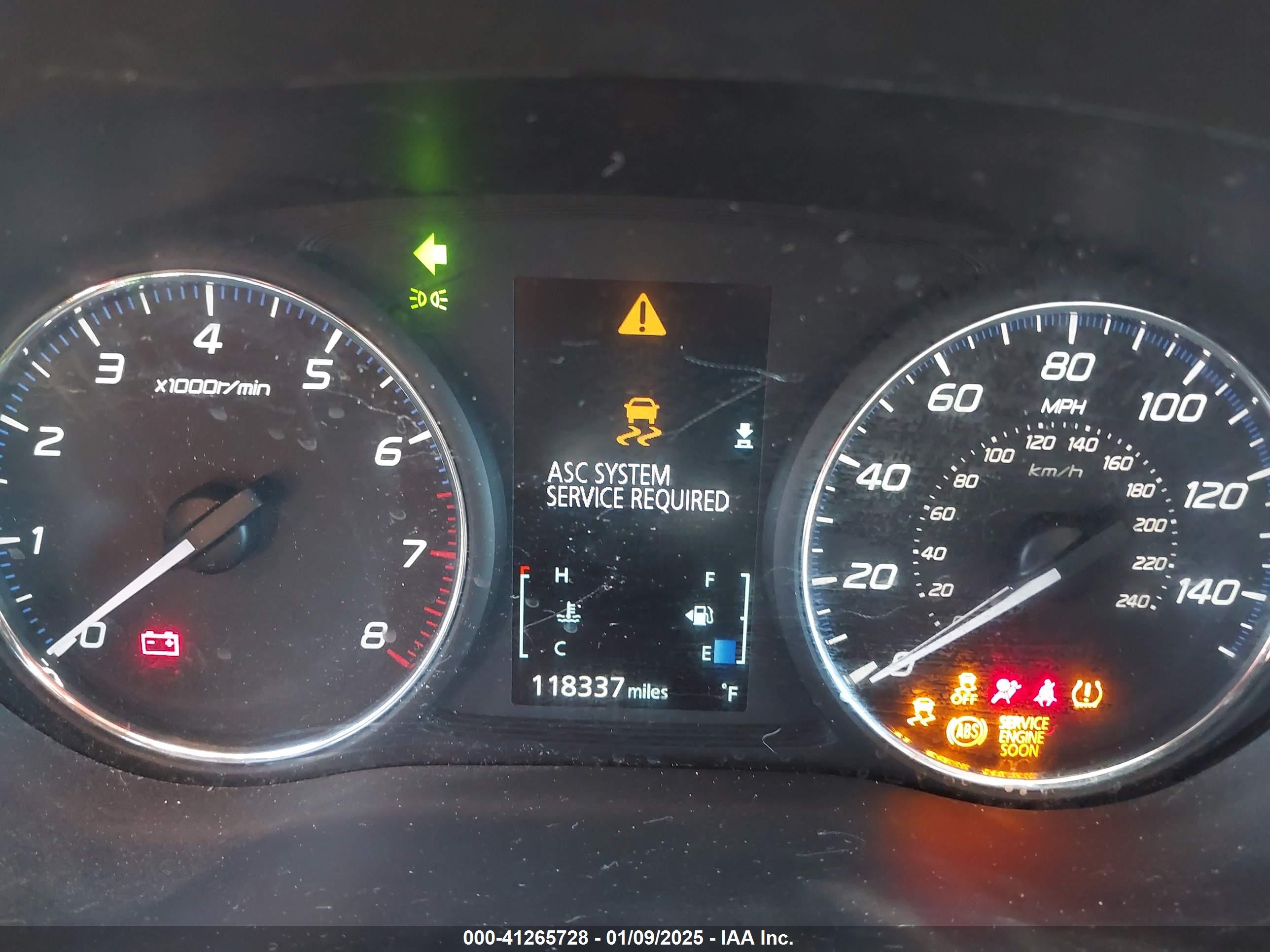 MITSUBISHI OUTLANDER image 7