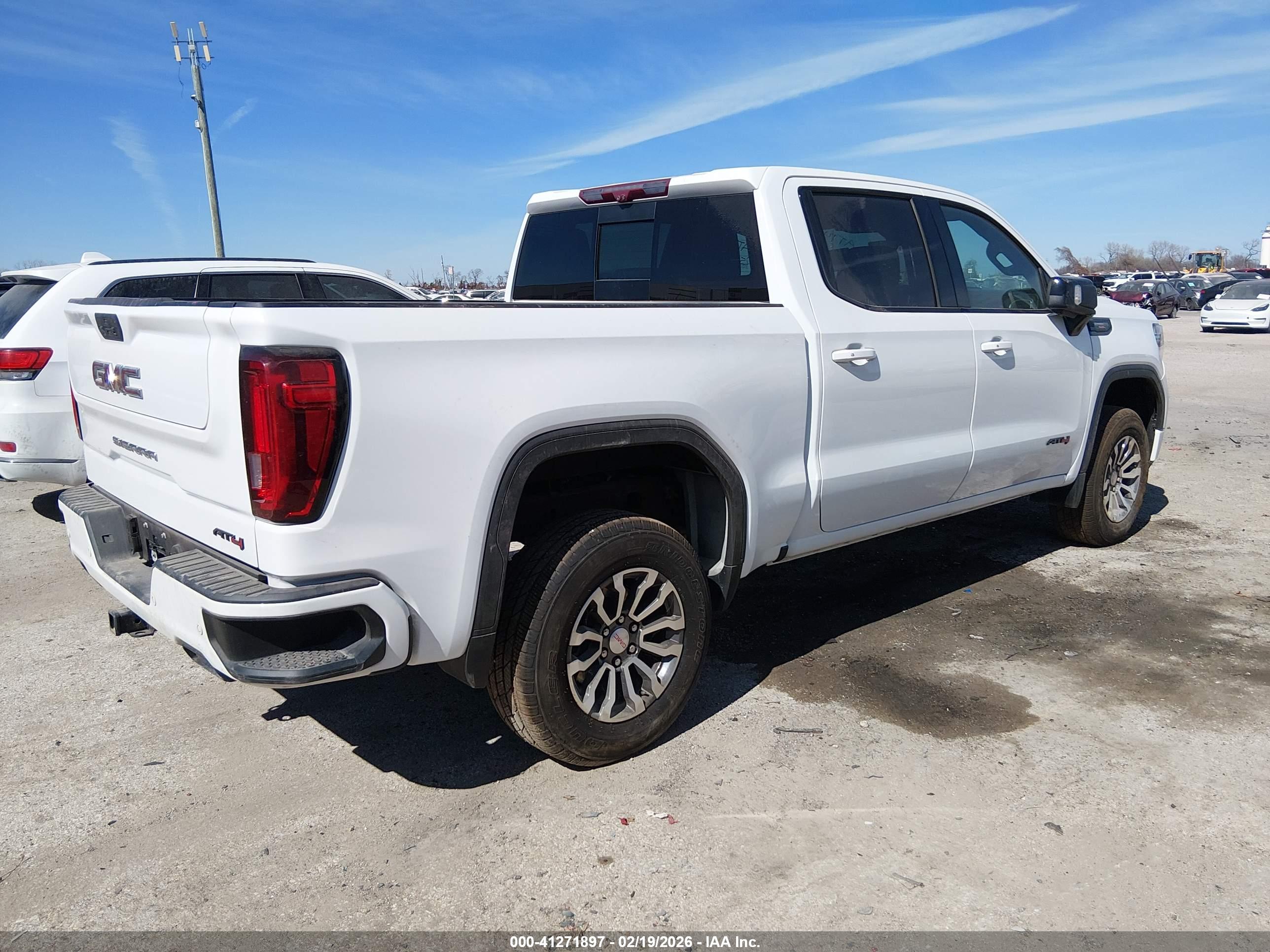 GMC SIERRA image 4