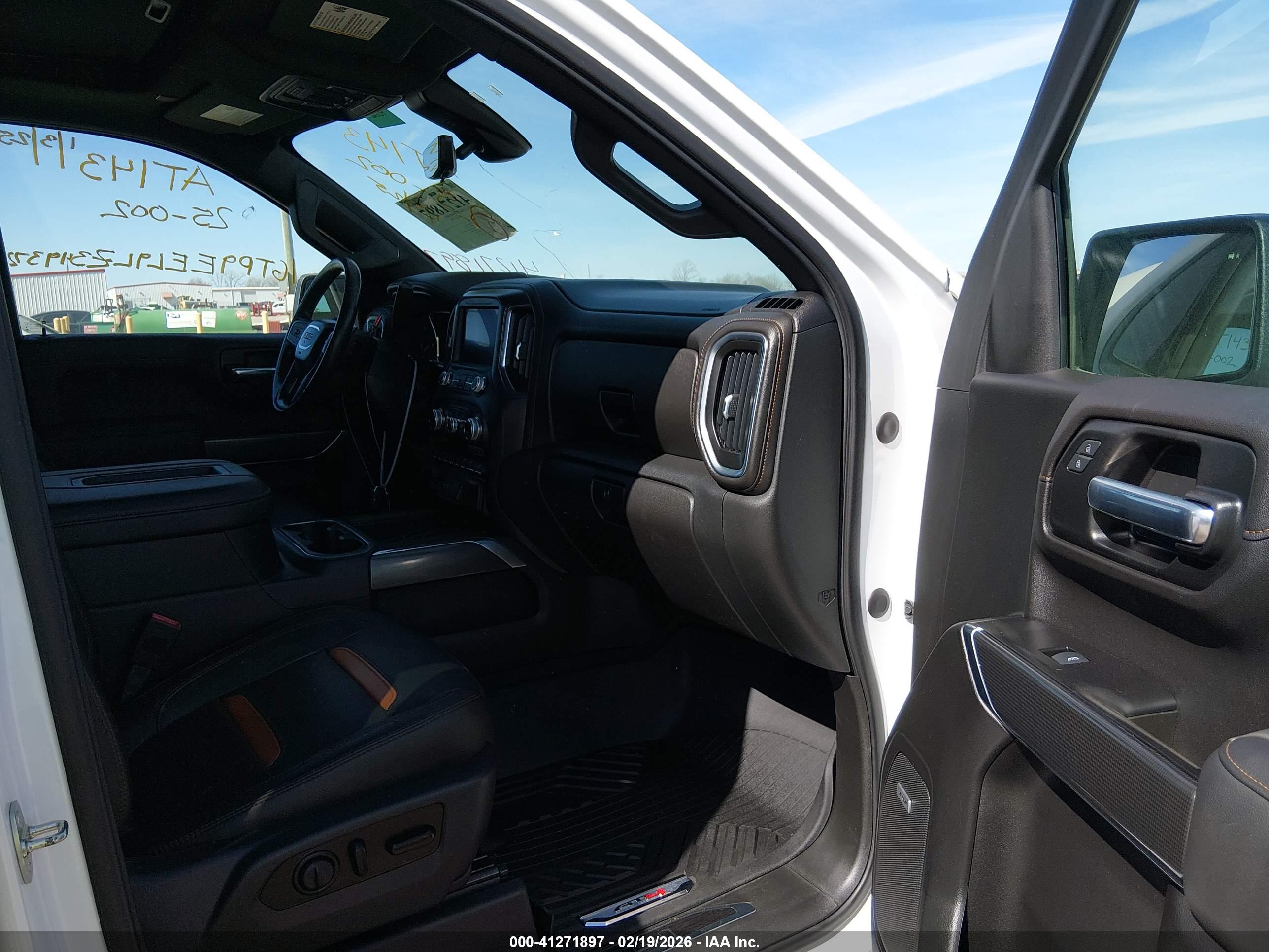 GMC SIERRA image 5