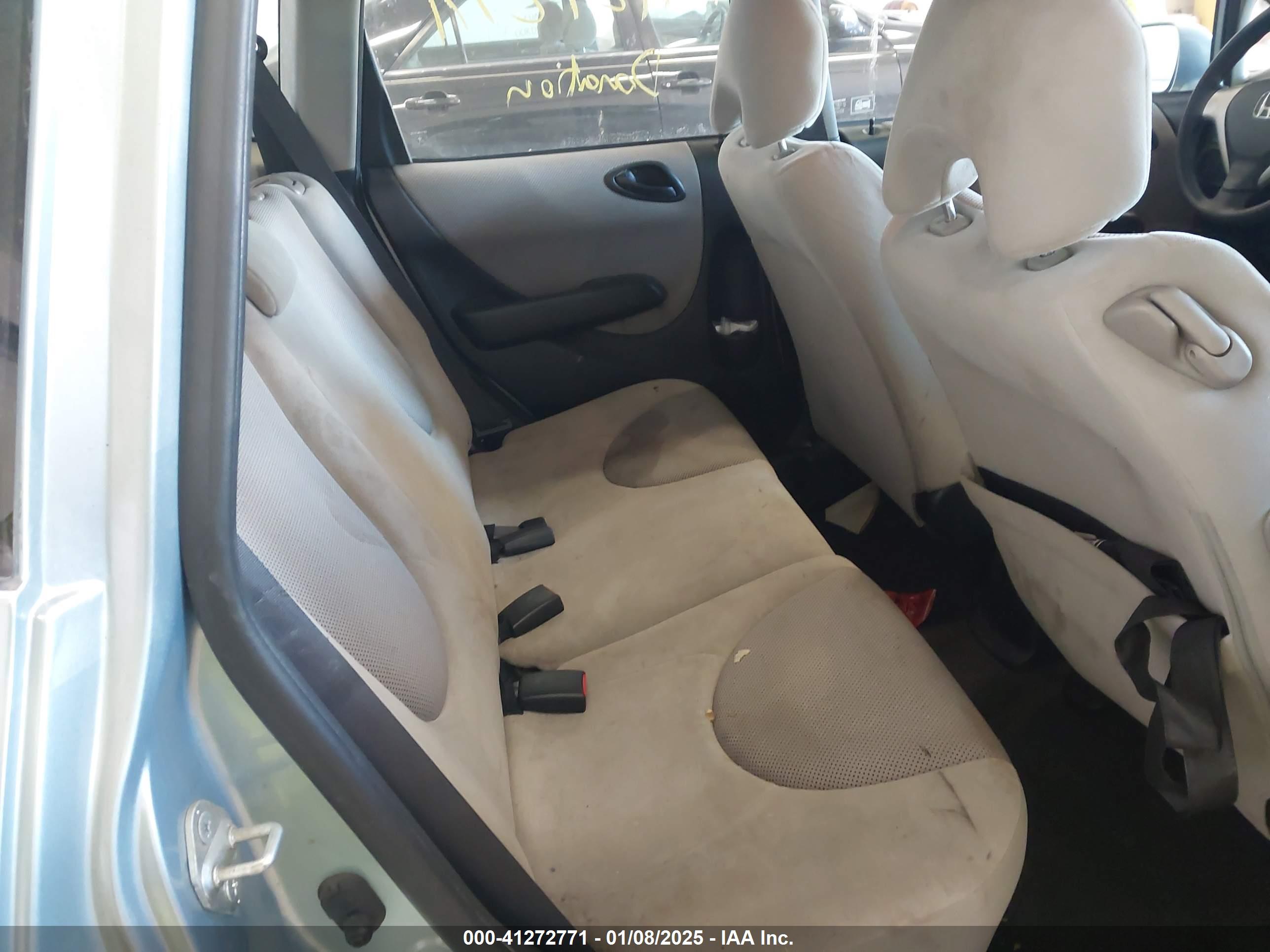 HONDA FIT image 8
