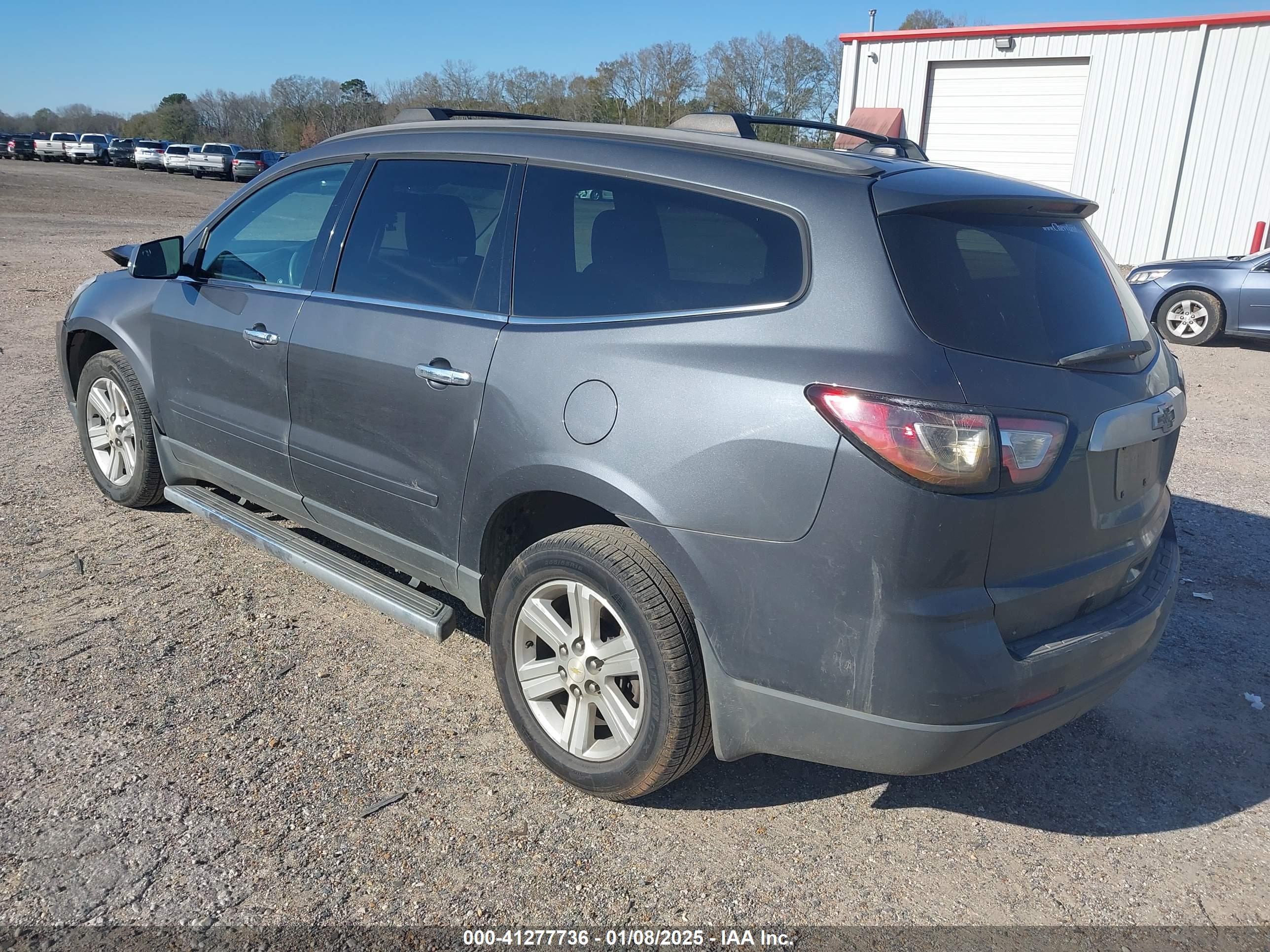 CHEVROLET TRAVERSE image 3