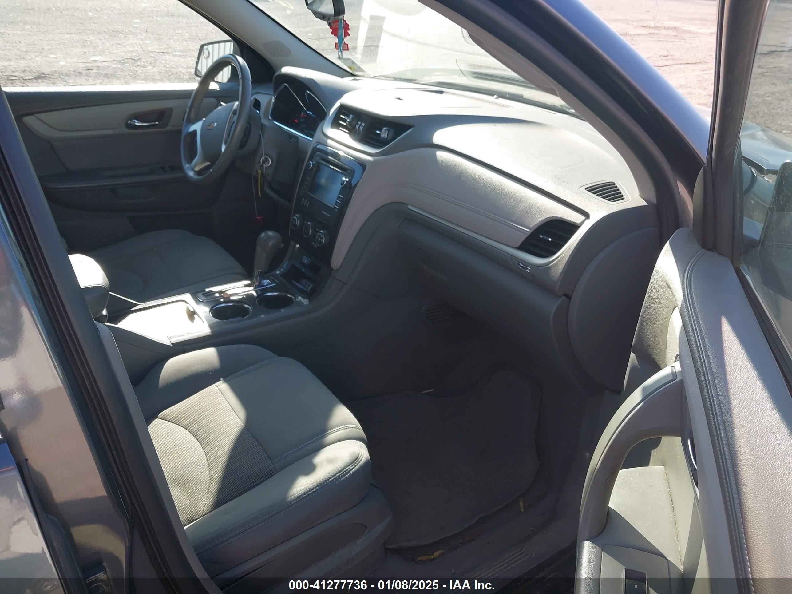 CHEVROLET TRAVERSE image 5
