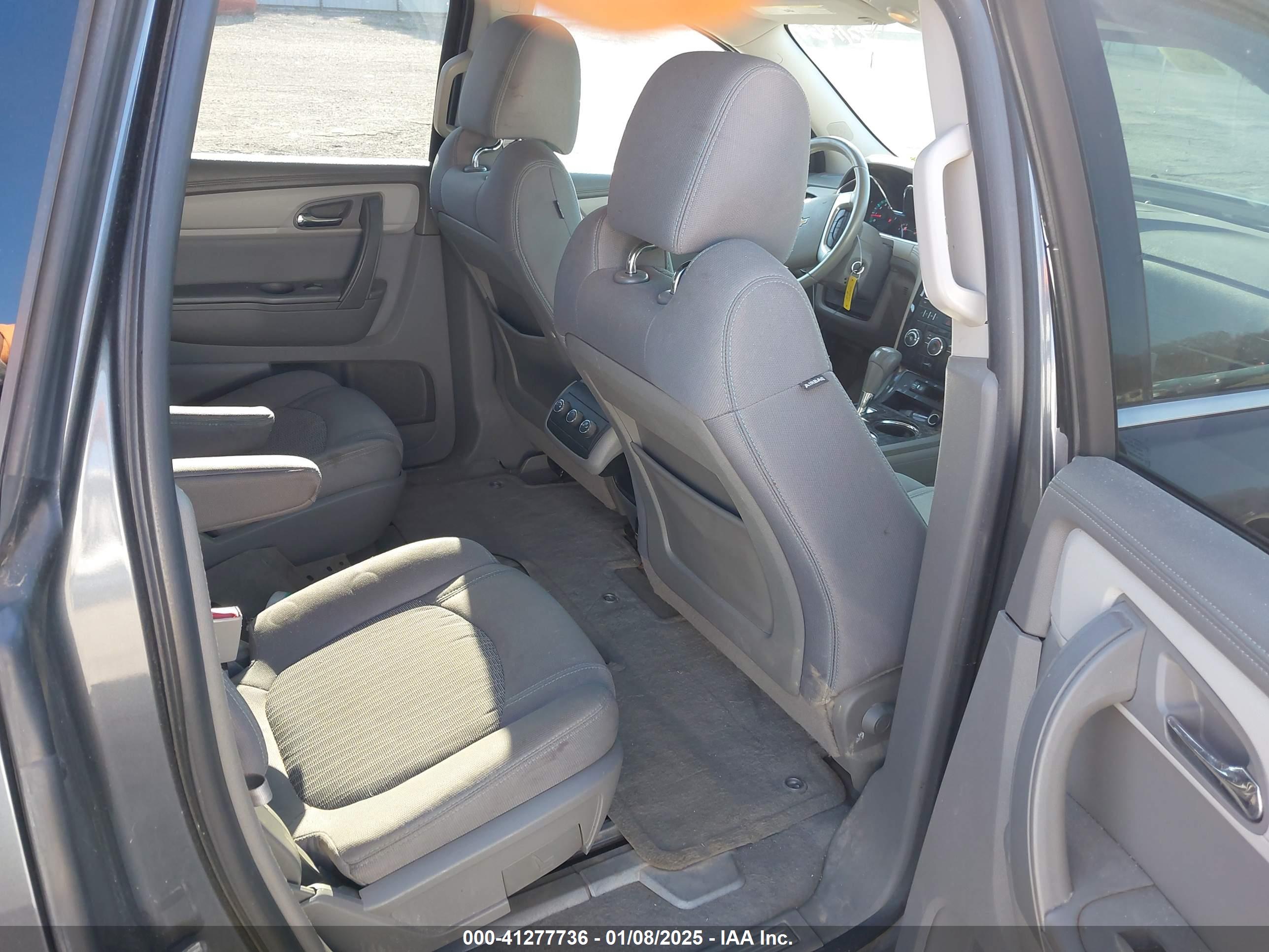 CHEVROLET TRAVERSE image 8