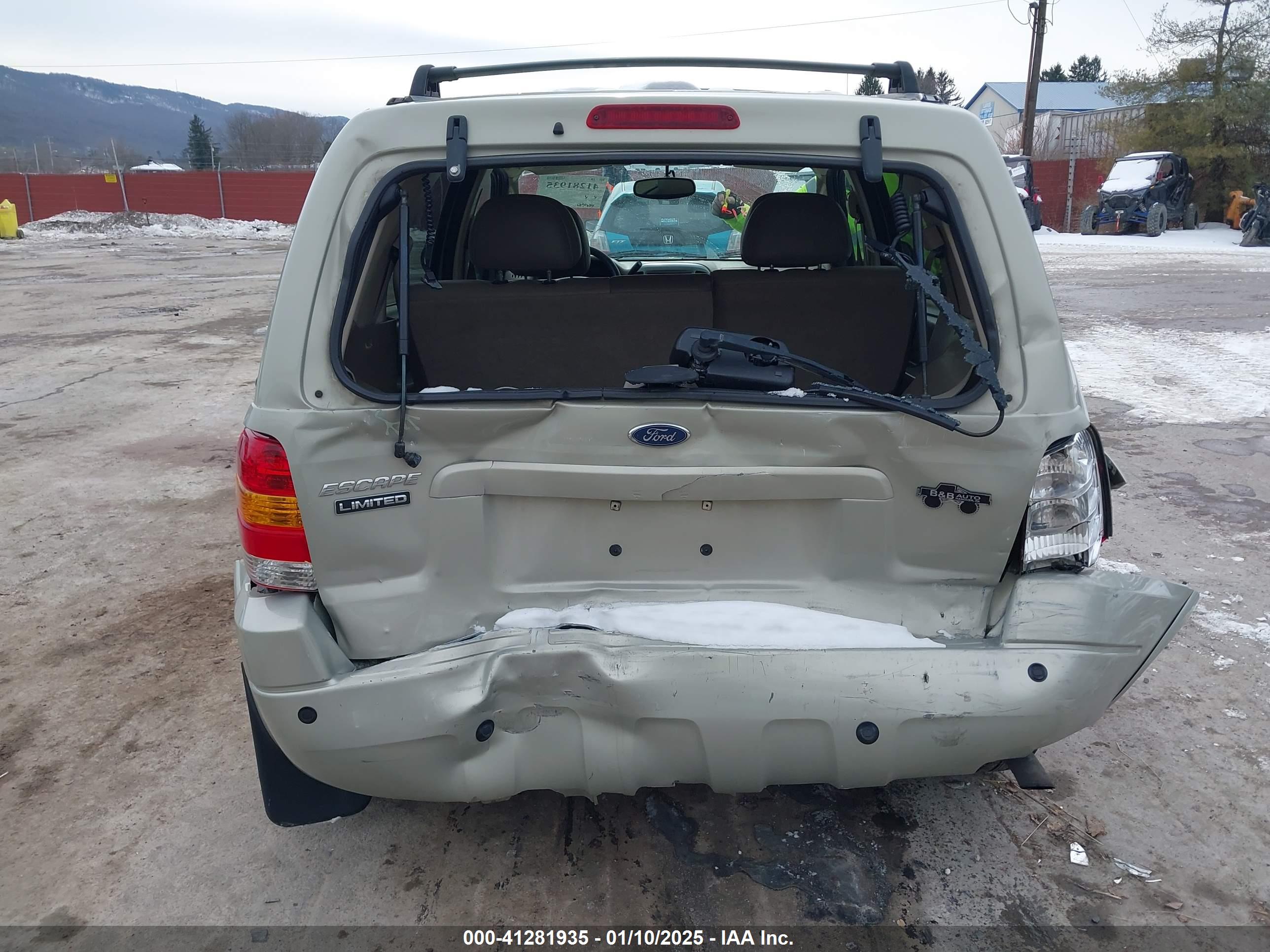 FORD ESCAPE image 6