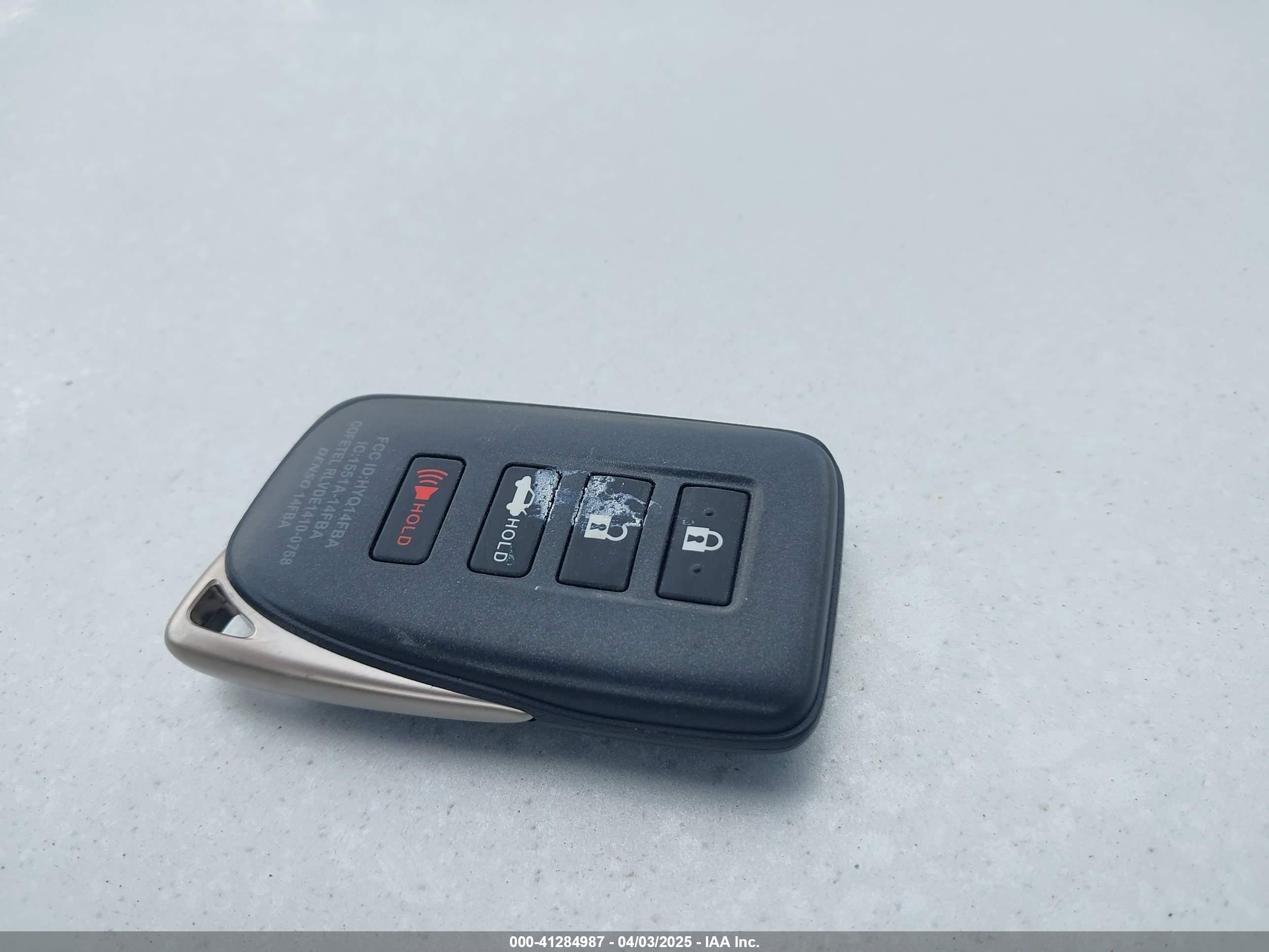 LEXUS IS image 11