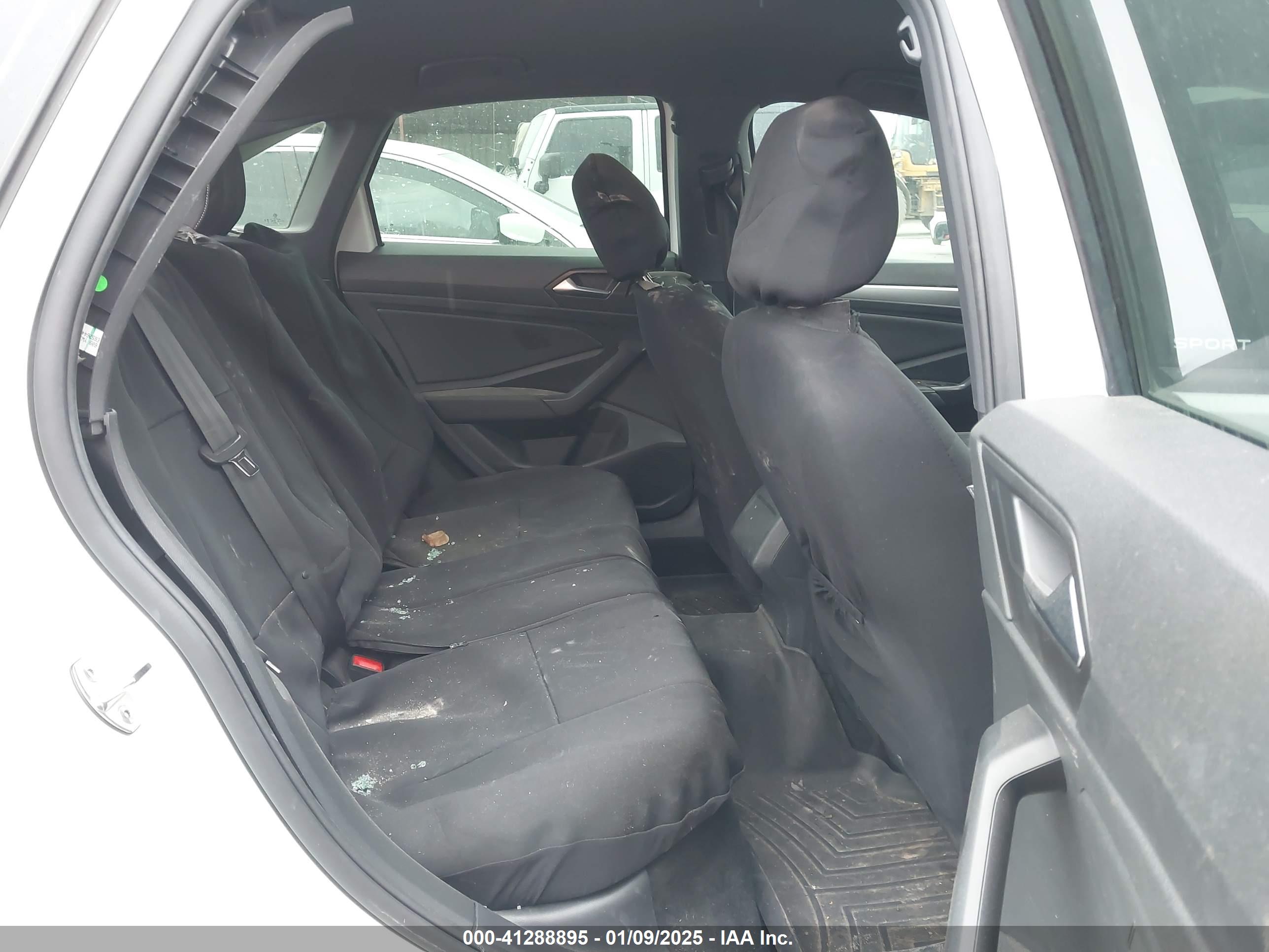 VOLKSWAGEN JETTA image 8