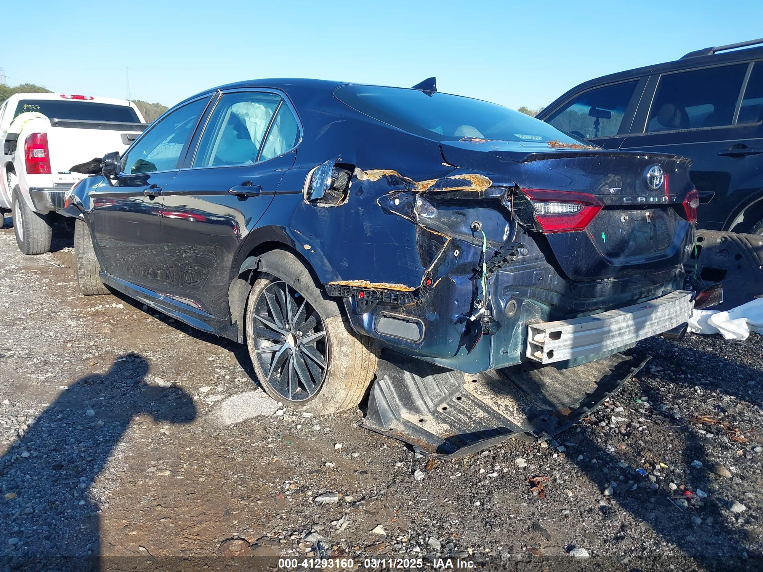 TOYOTA CAMRY image 3