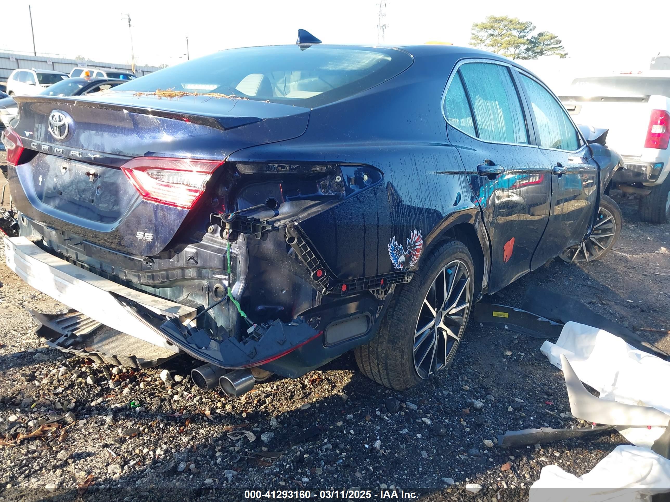 TOYOTA CAMRY image 4