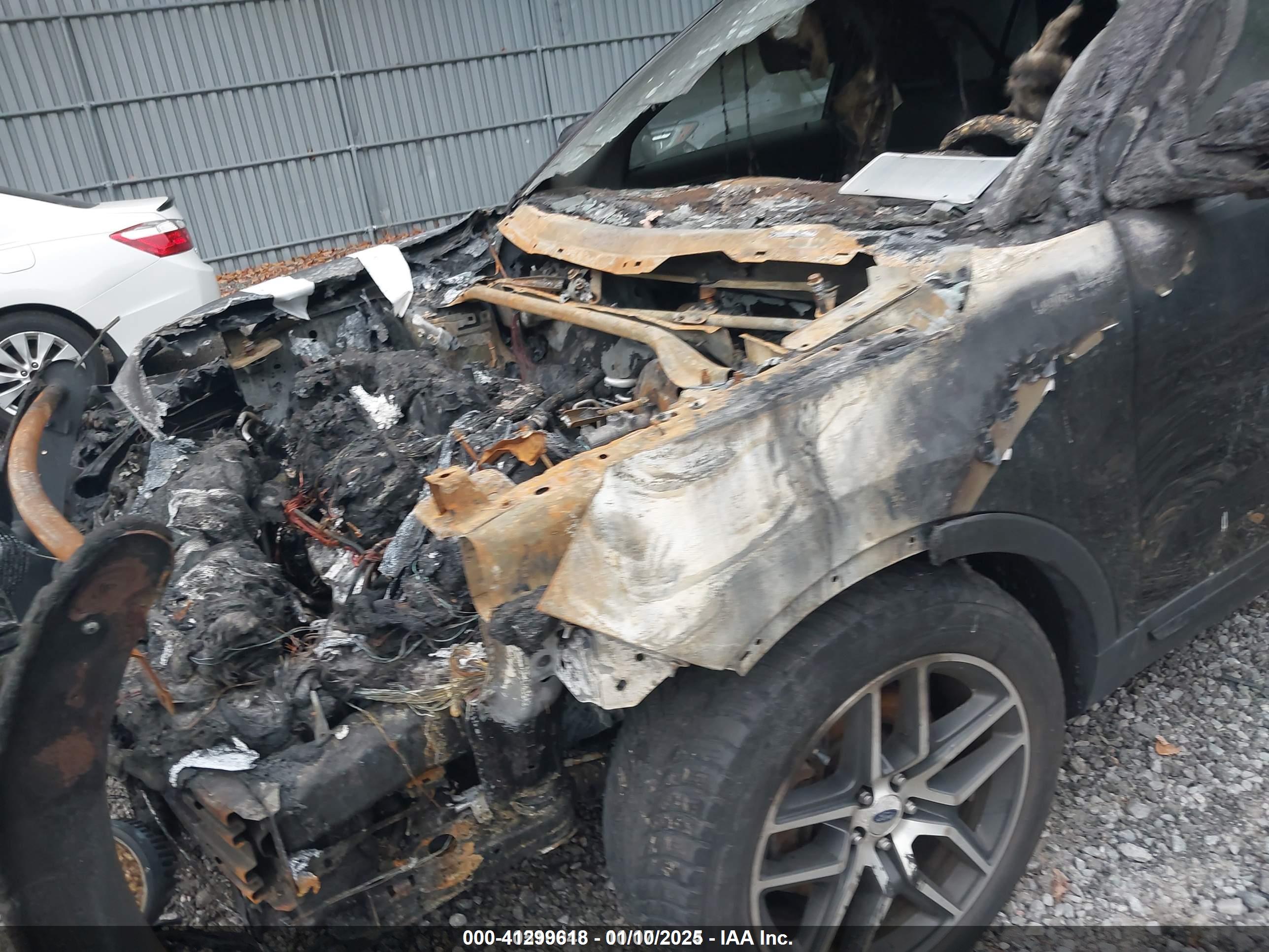 FORD EXPLORER image 6