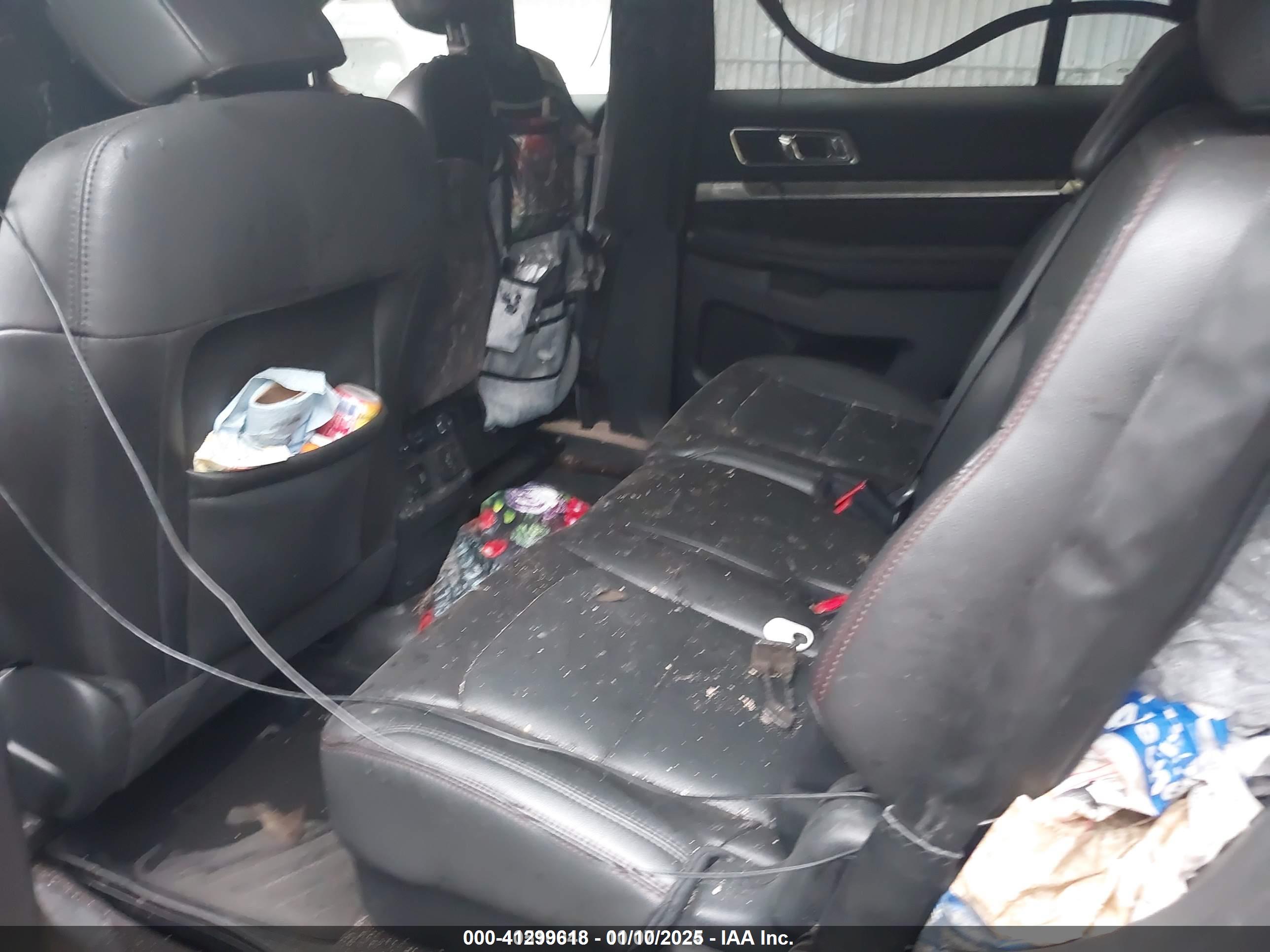 FORD EXPLORER image 8