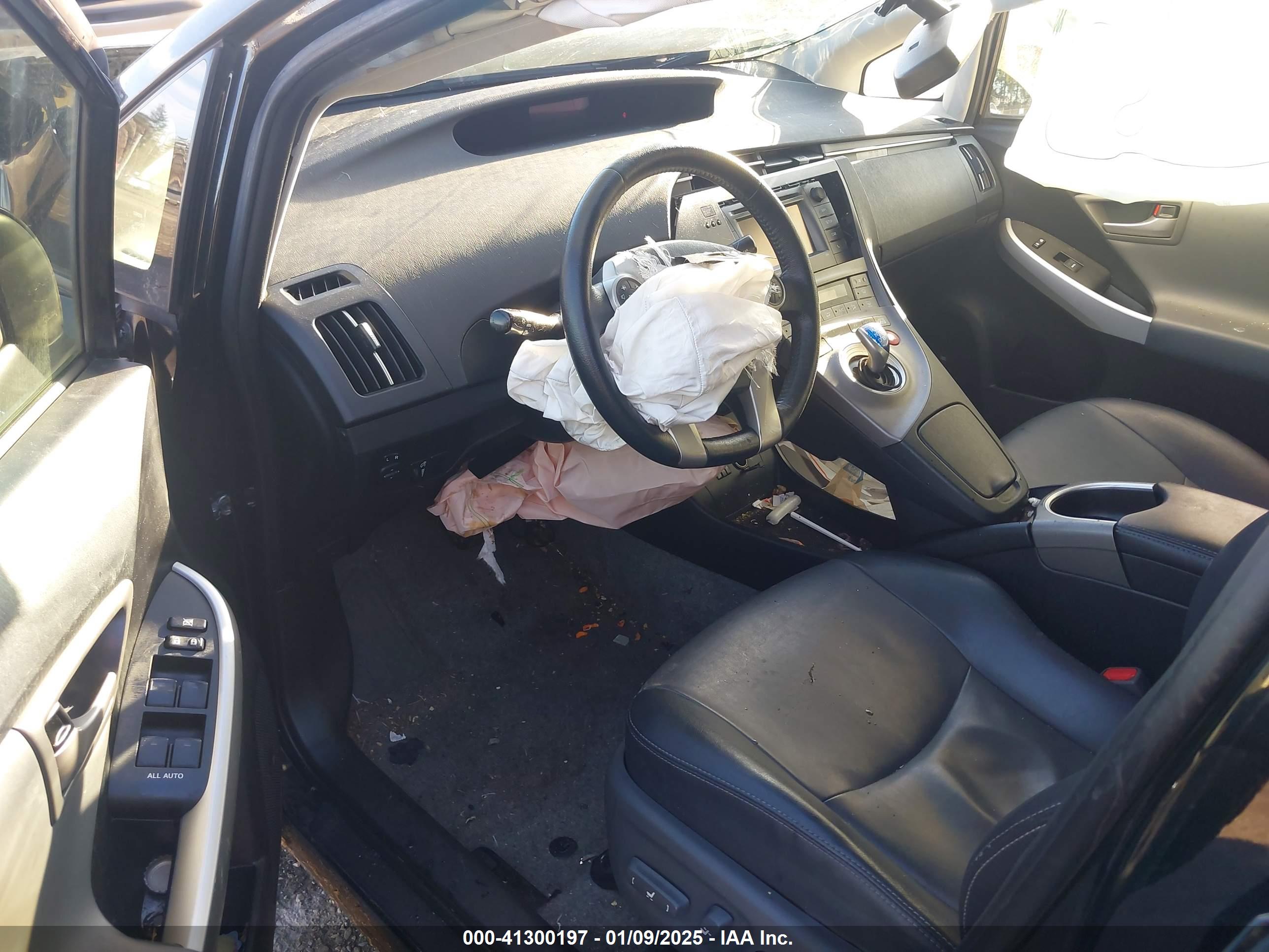 TOYOTA PRIUS image 5