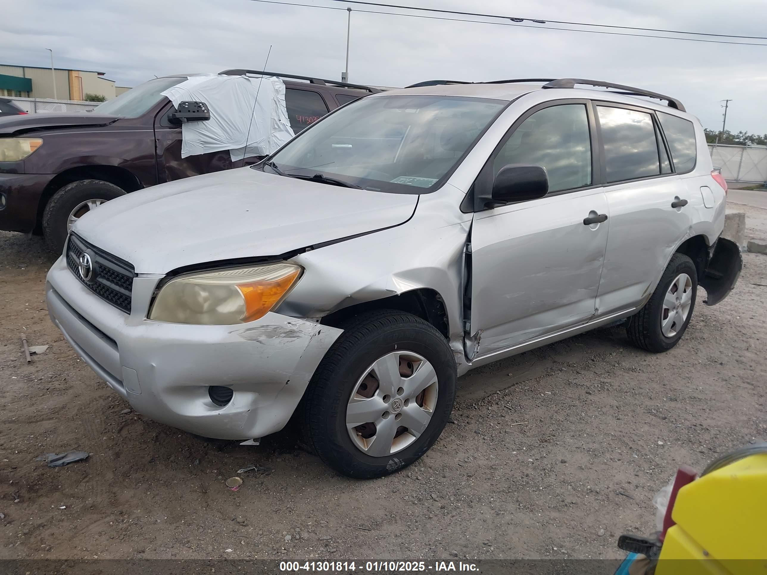 TOYOTA RAV4 image 2
