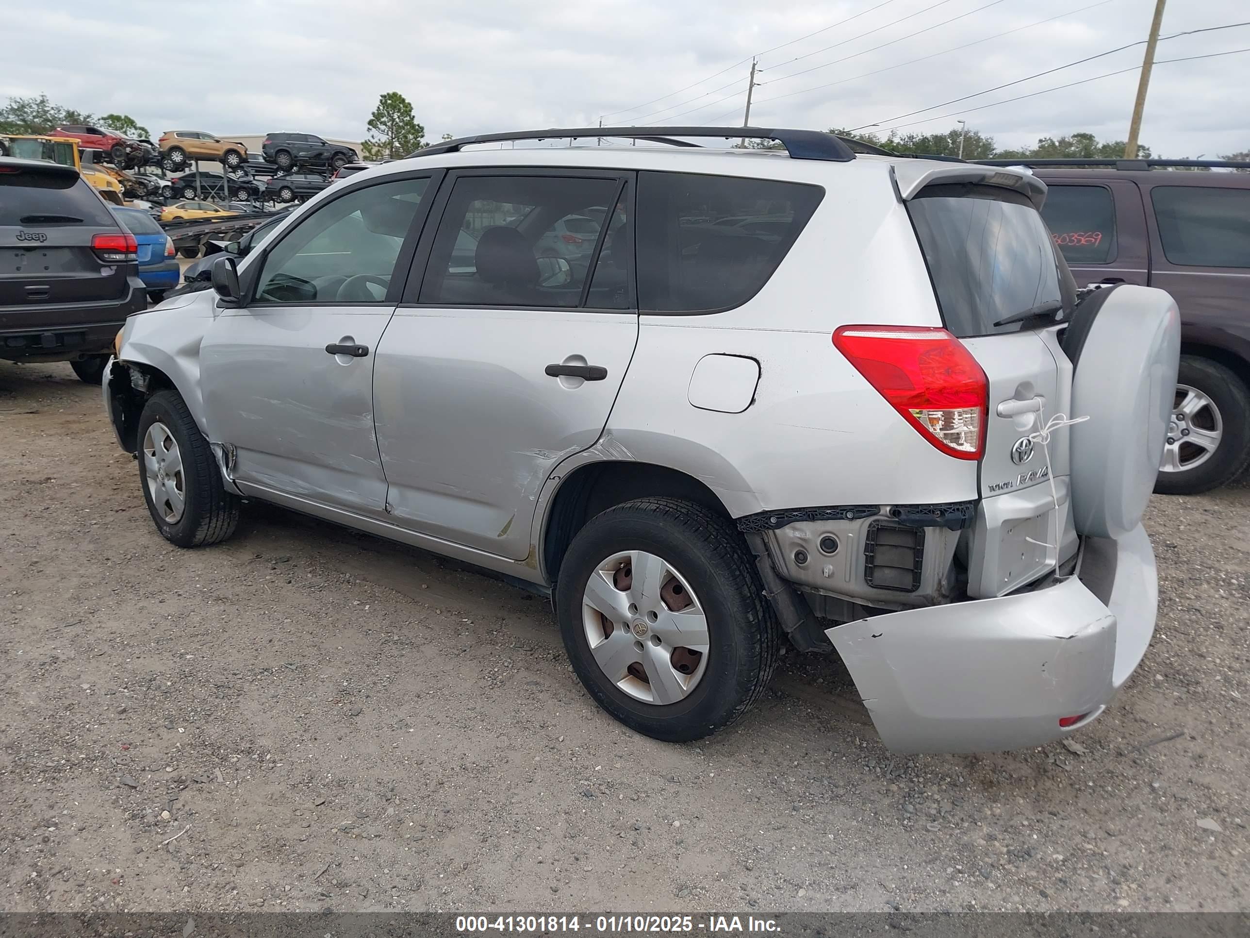 TOYOTA RAV4 image 3