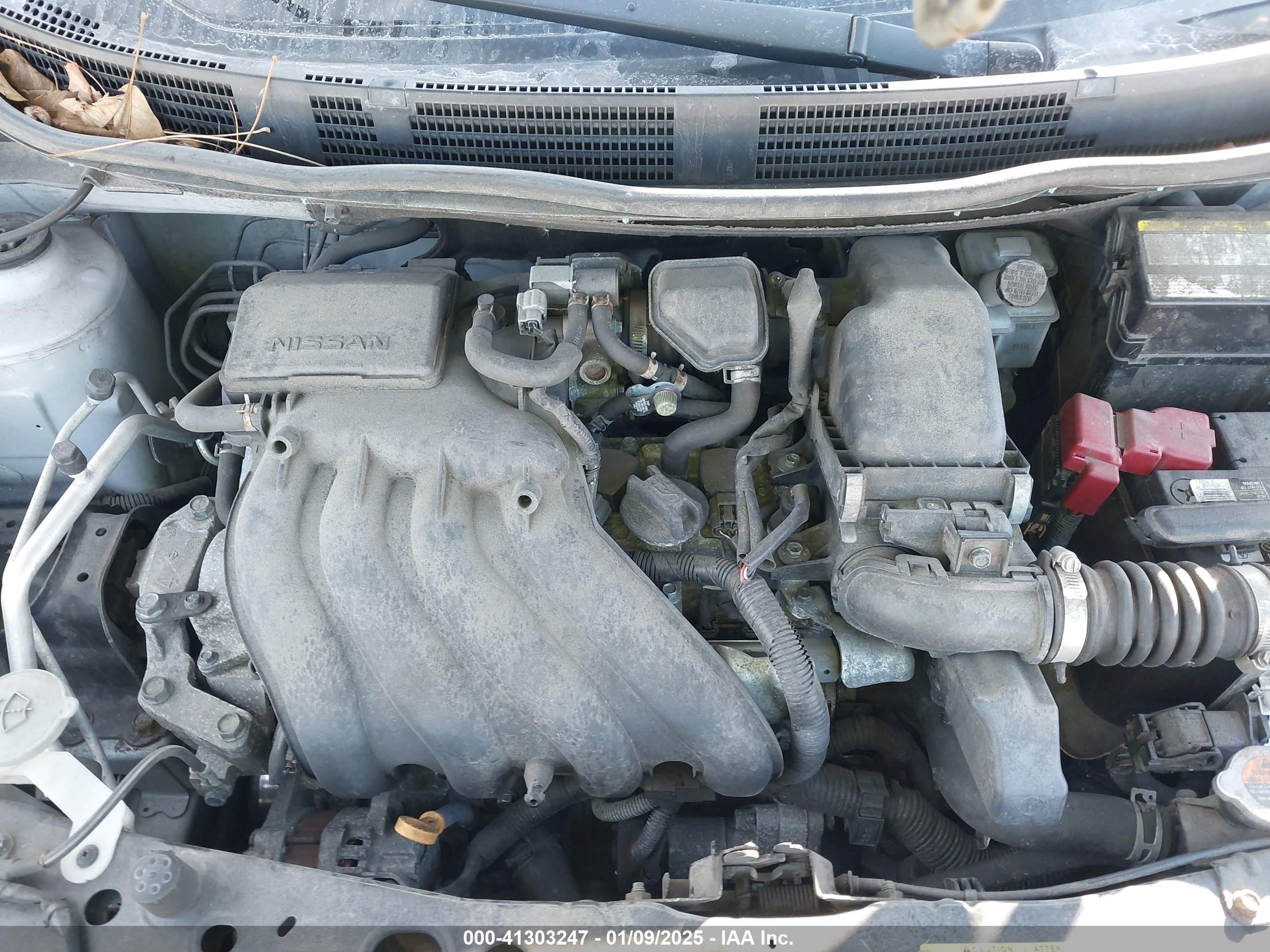 NISSAN VERSA image 10
