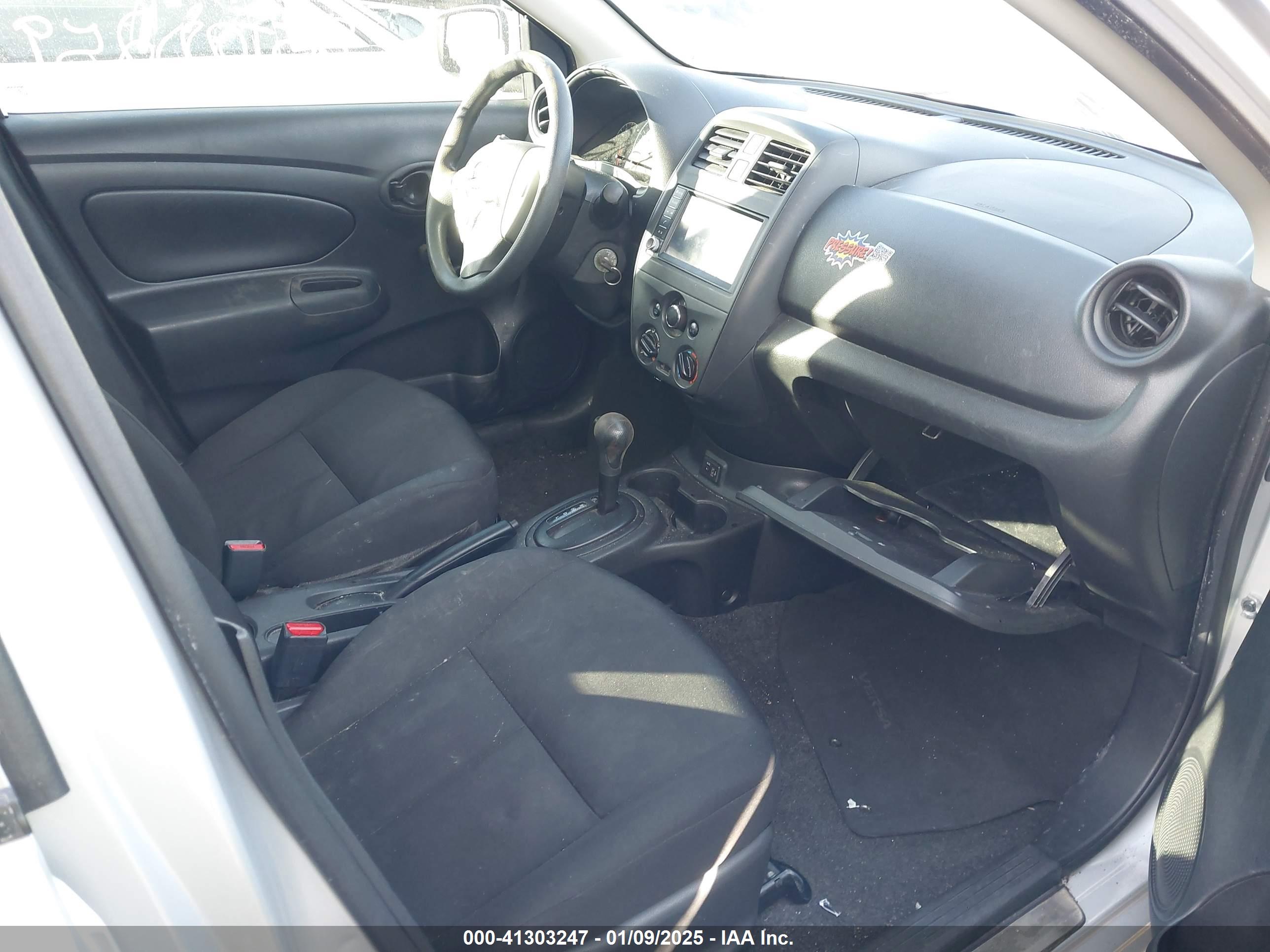 NISSAN VERSA image 5