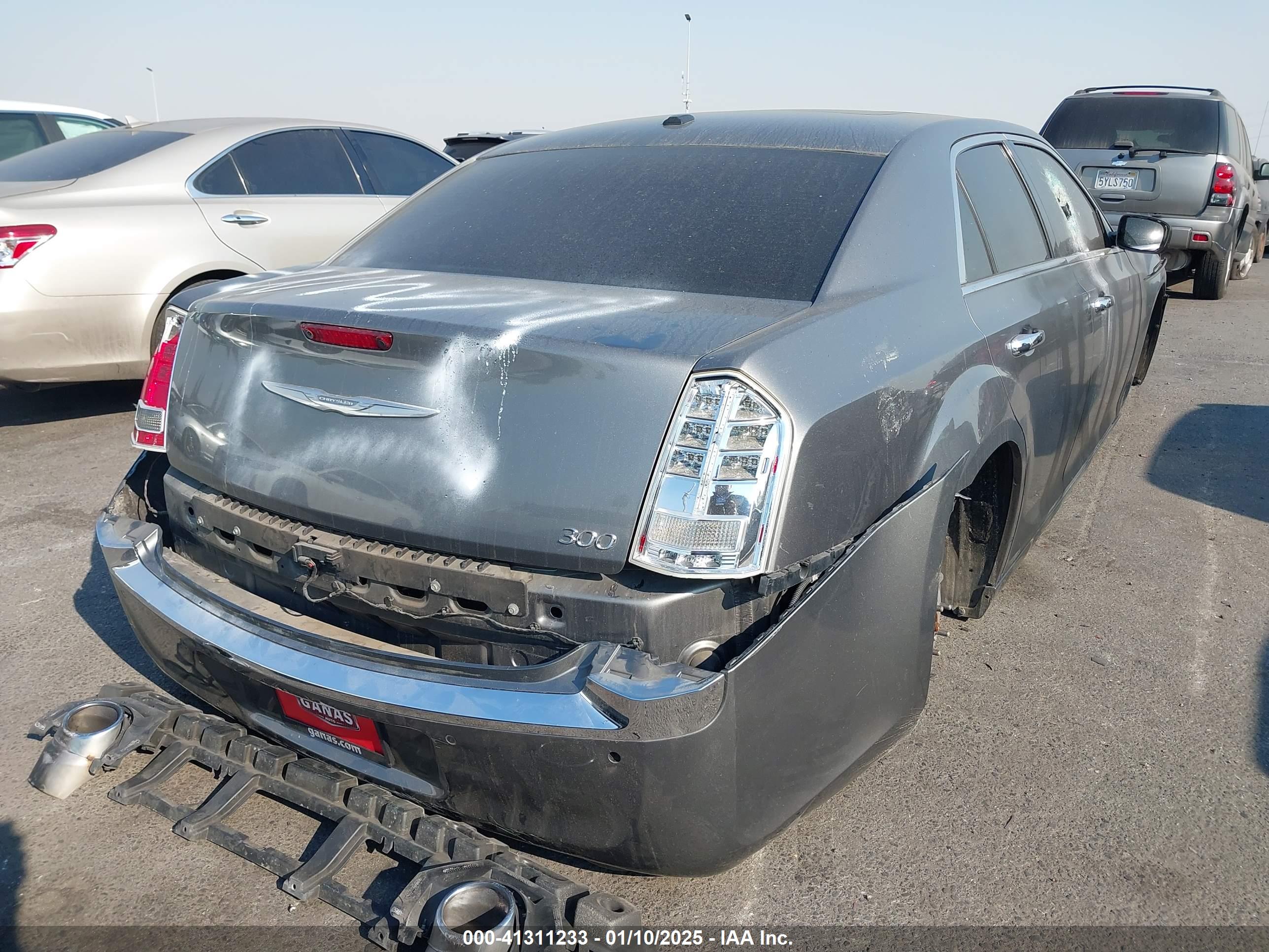 CHRYSLER 300 image 4