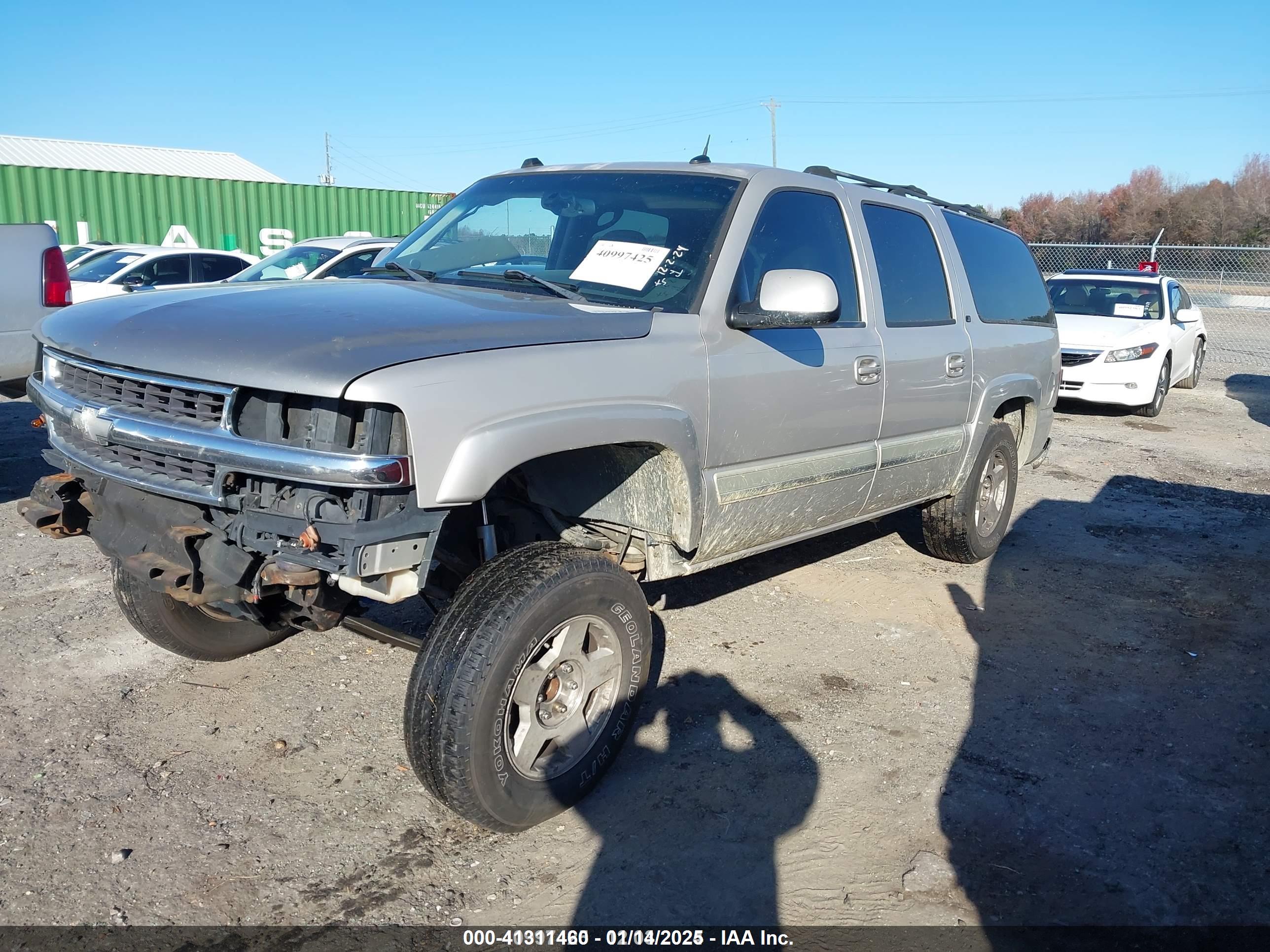 CHEVROLET SUBURBAN image 2