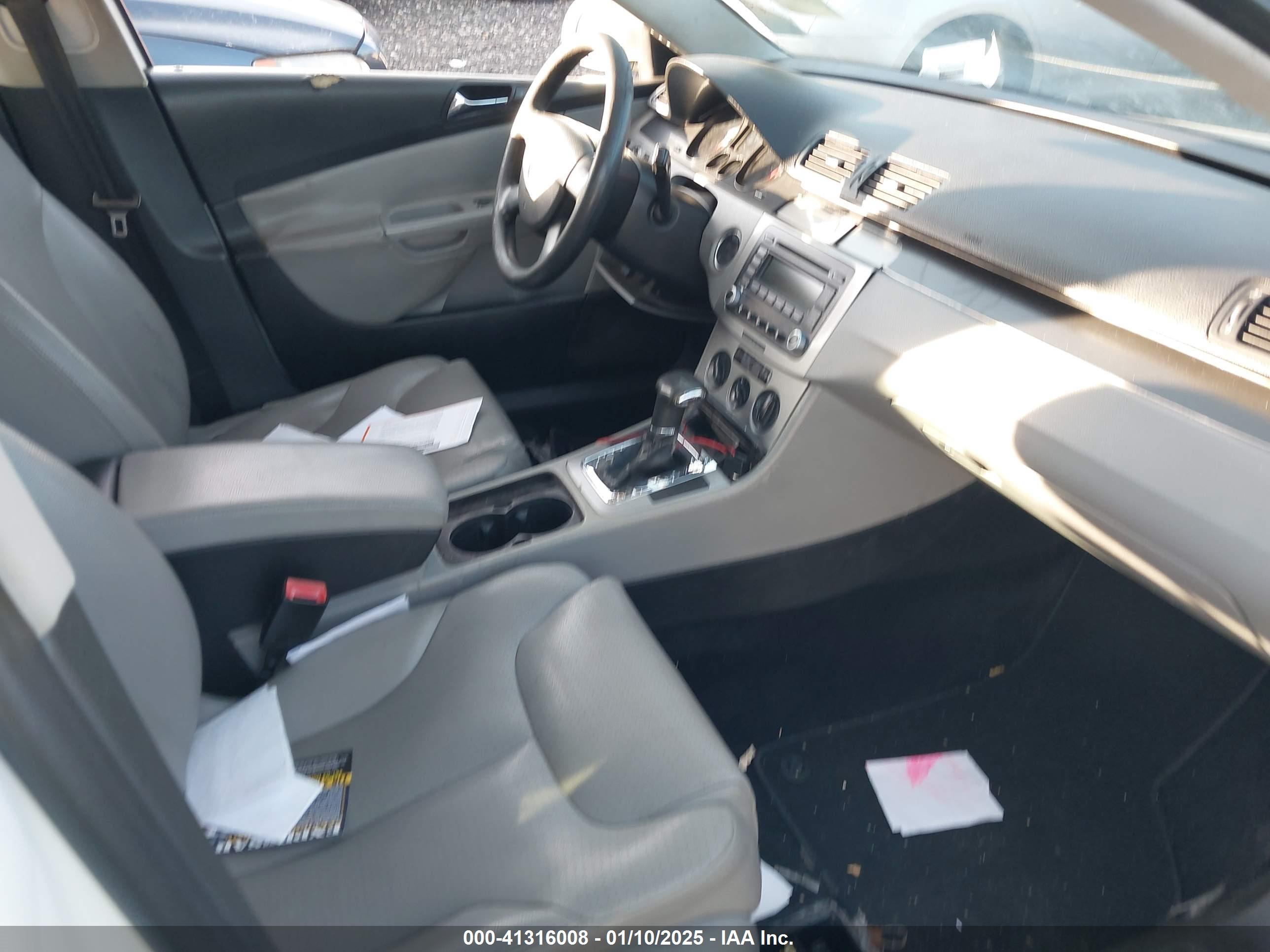 VOLKSWAGEN PASSAT image 5