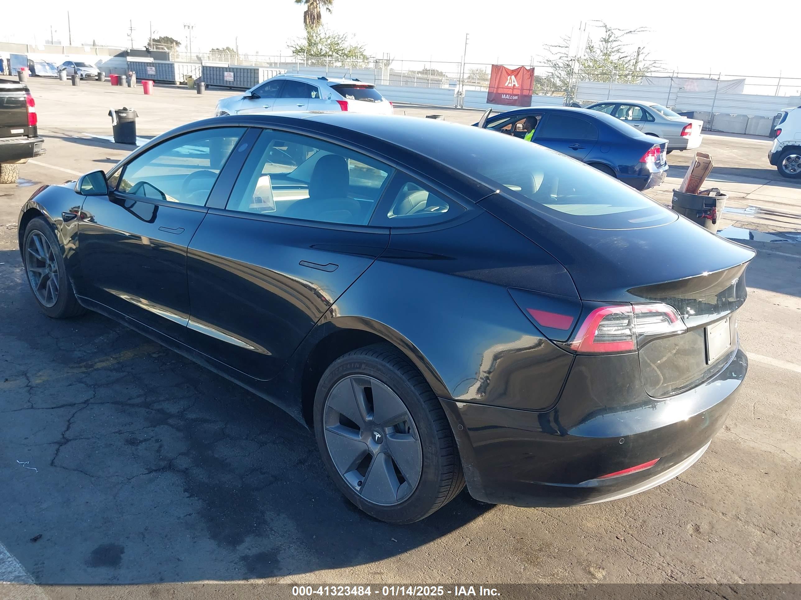 TESLA MODEL image 3