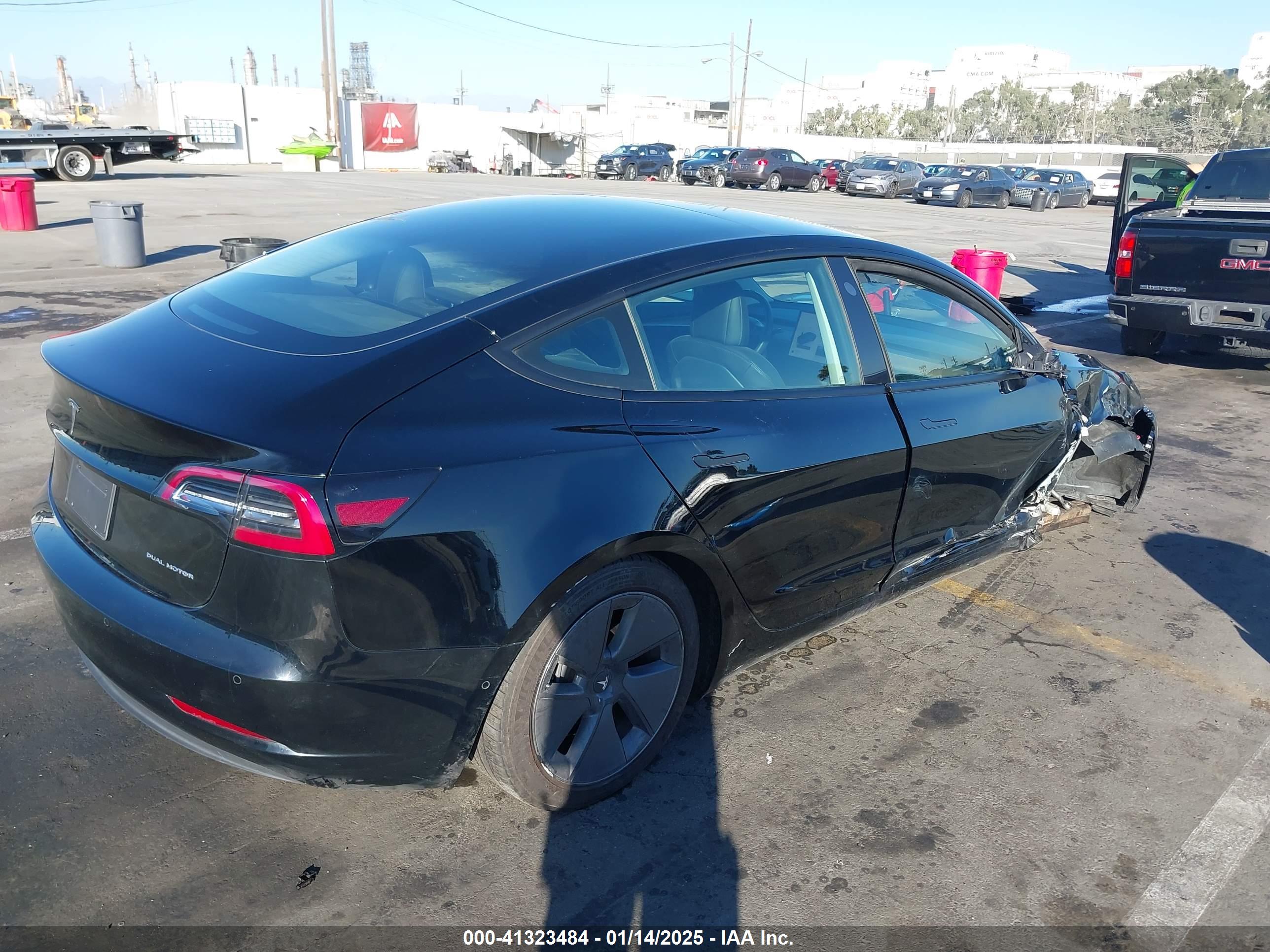 TESLA MODEL image 4