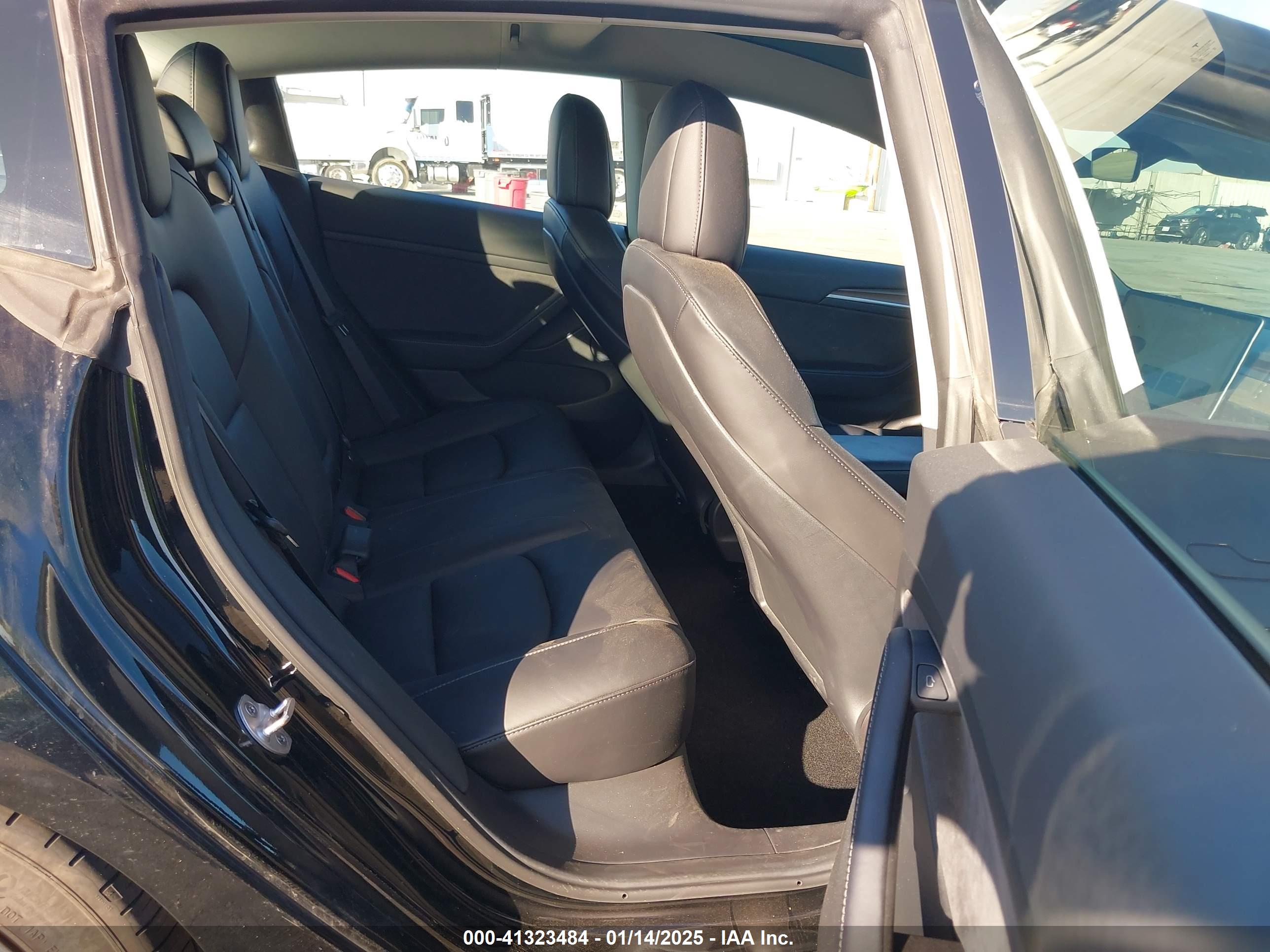 TESLA MODEL image 8