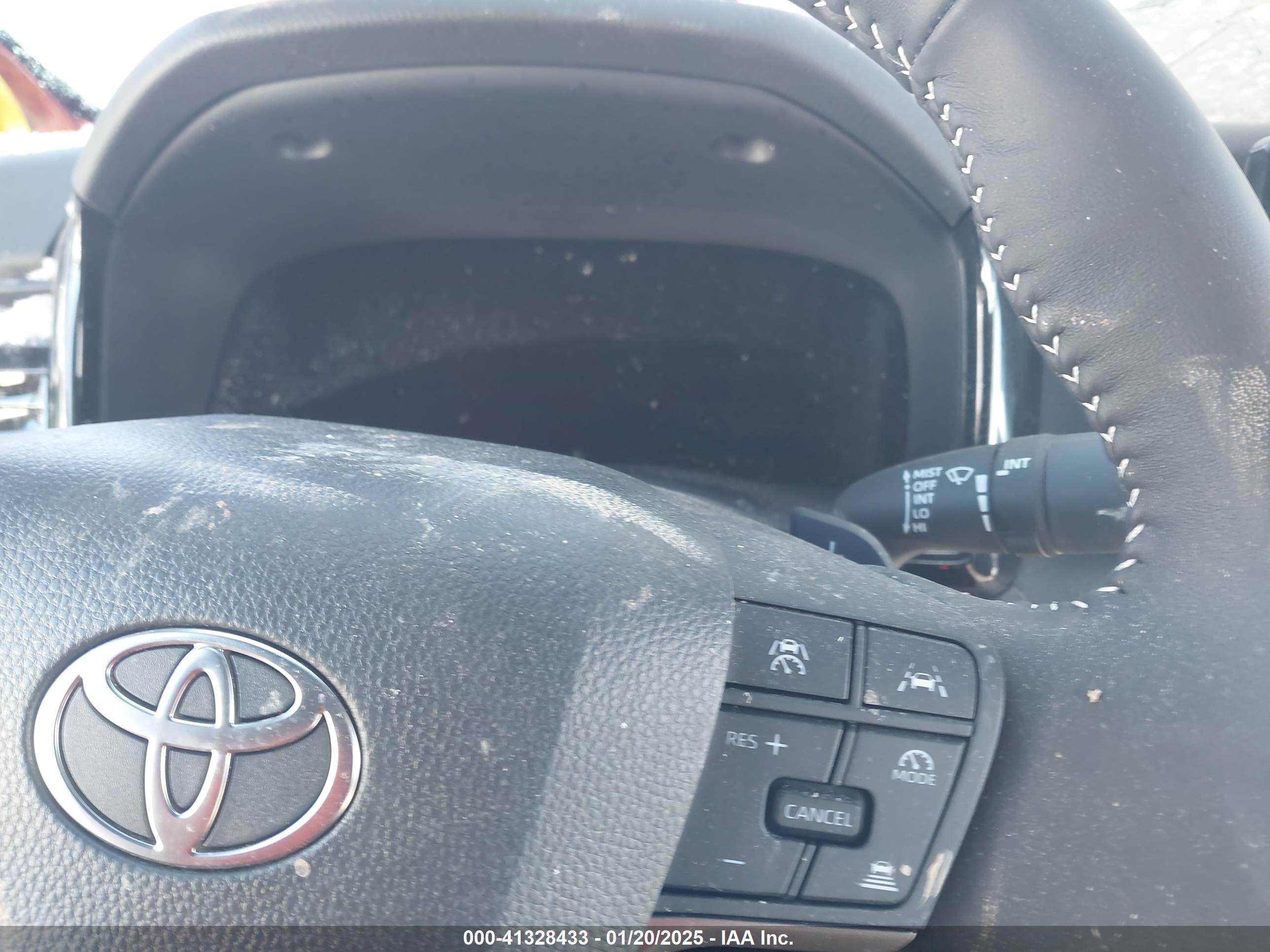 TOYOTA CAMRY image 7