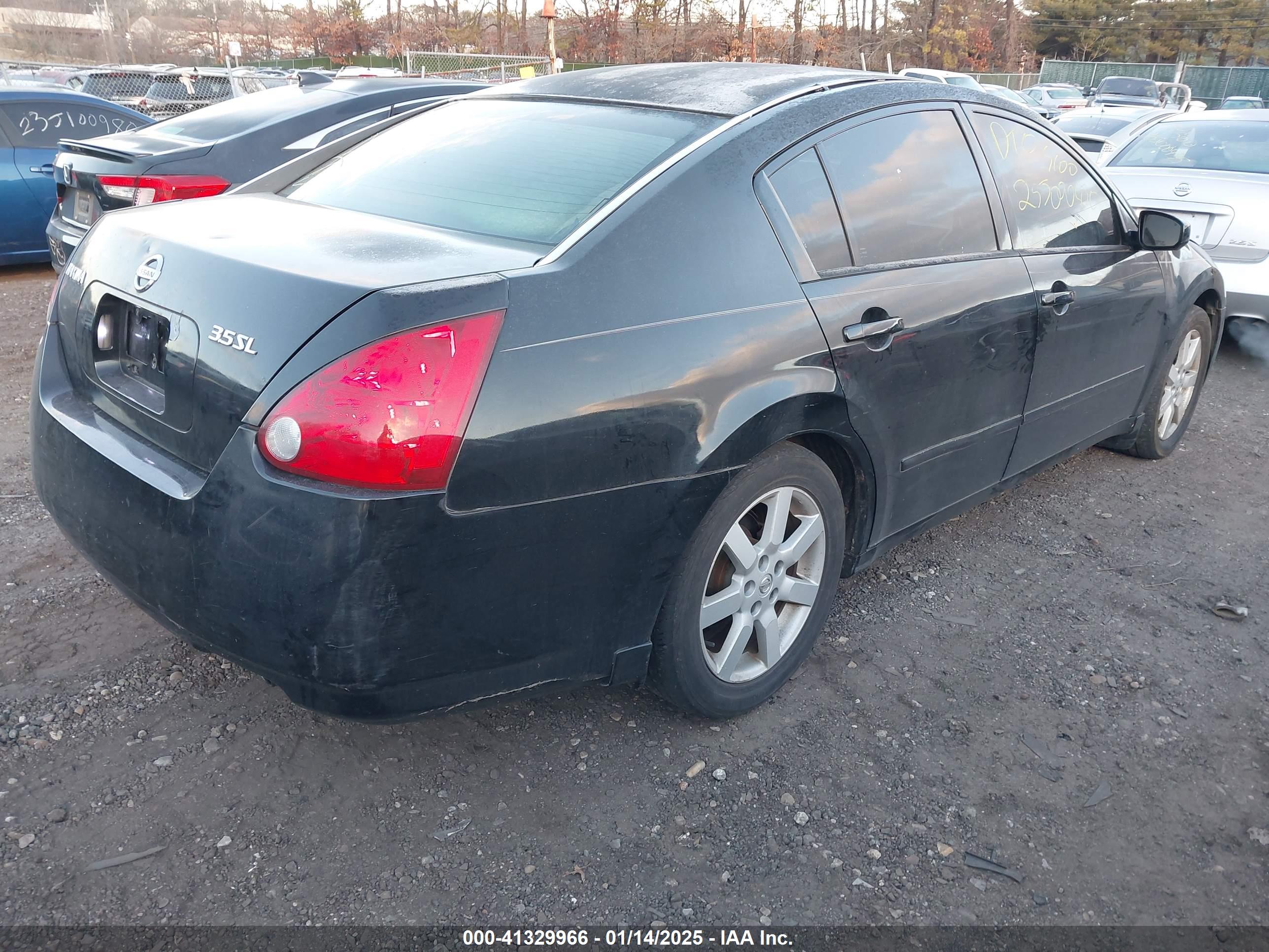 NISSAN MAXIMA image 4