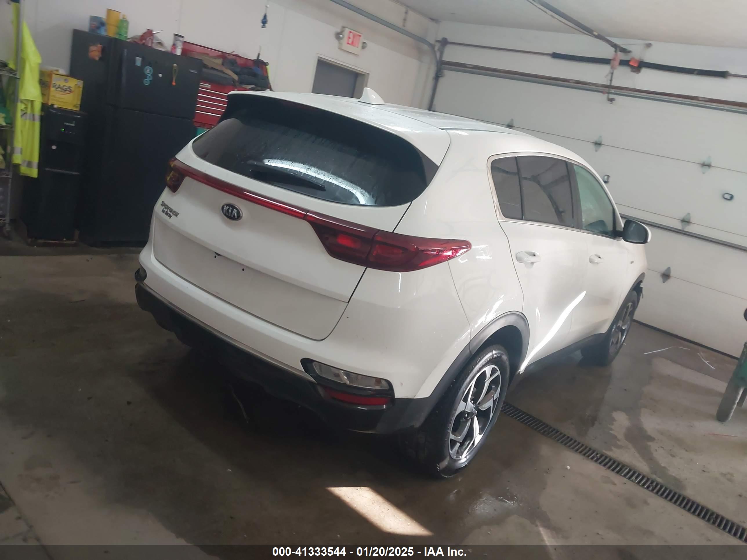 KIA SPORTAGE image 4
