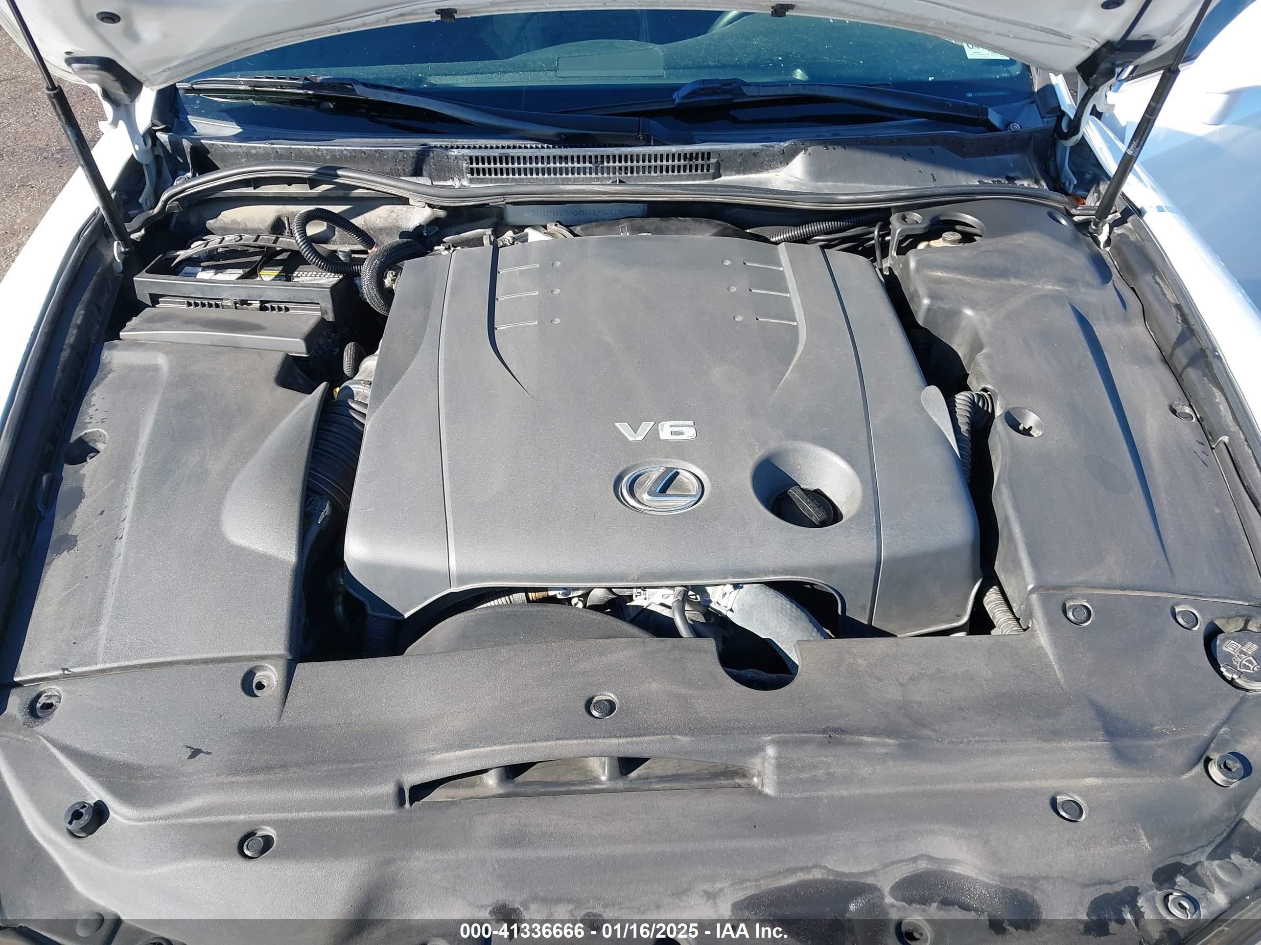 LEXUS IS image 10