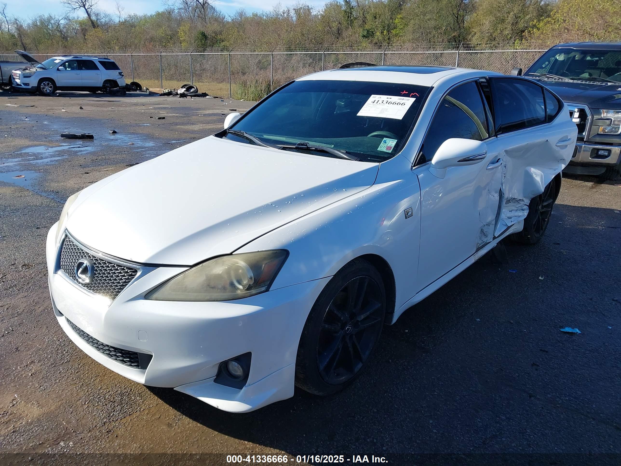 LEXUS IS image 2