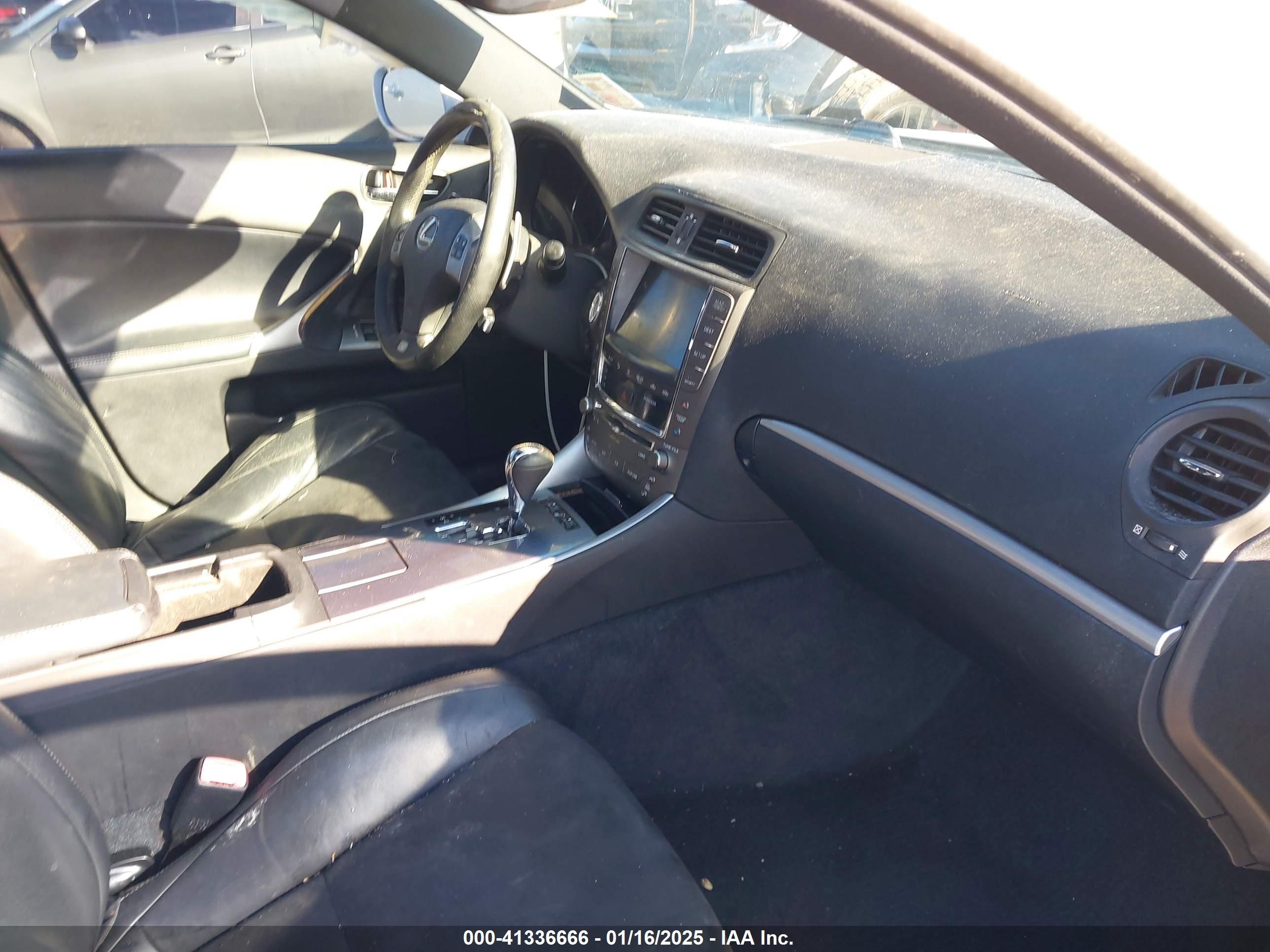 LEXUS IS image 5