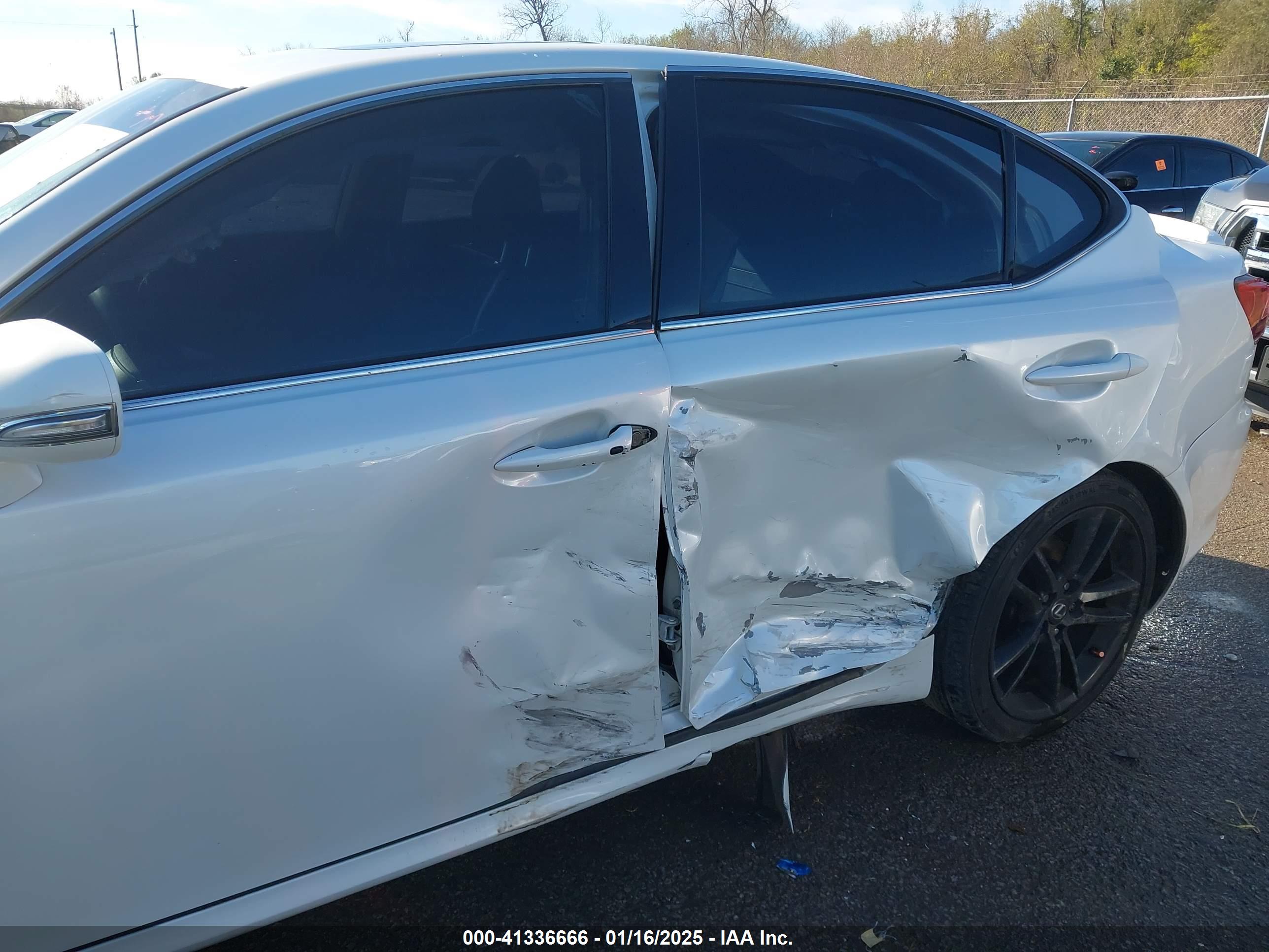LEXUS IS image 6