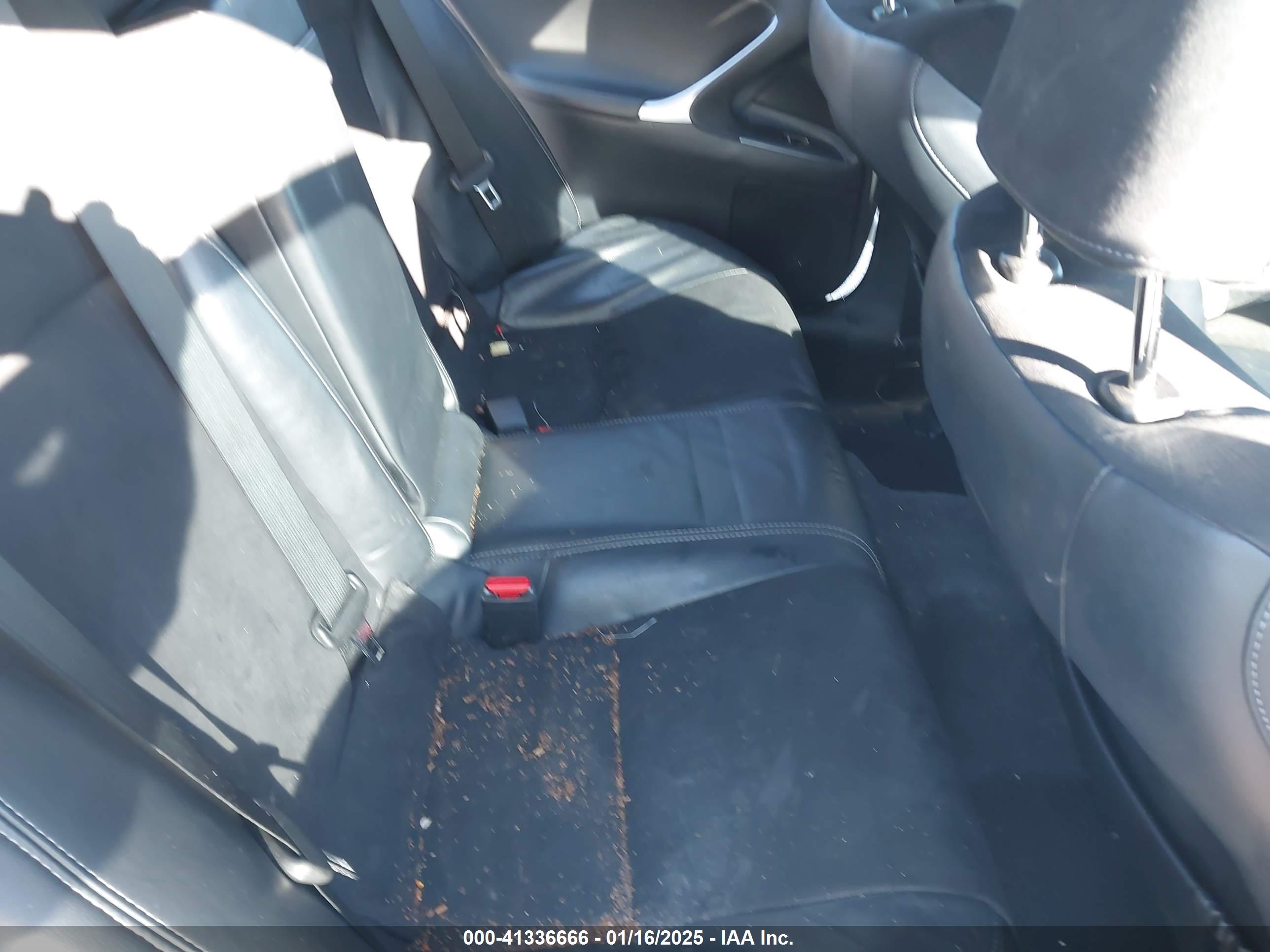LEXUS IS image 8