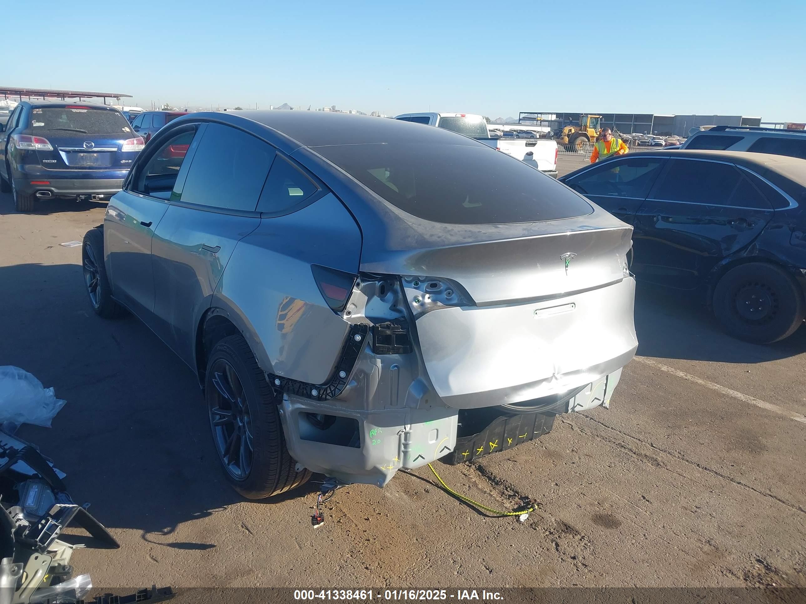 TESLA MODEL image 3