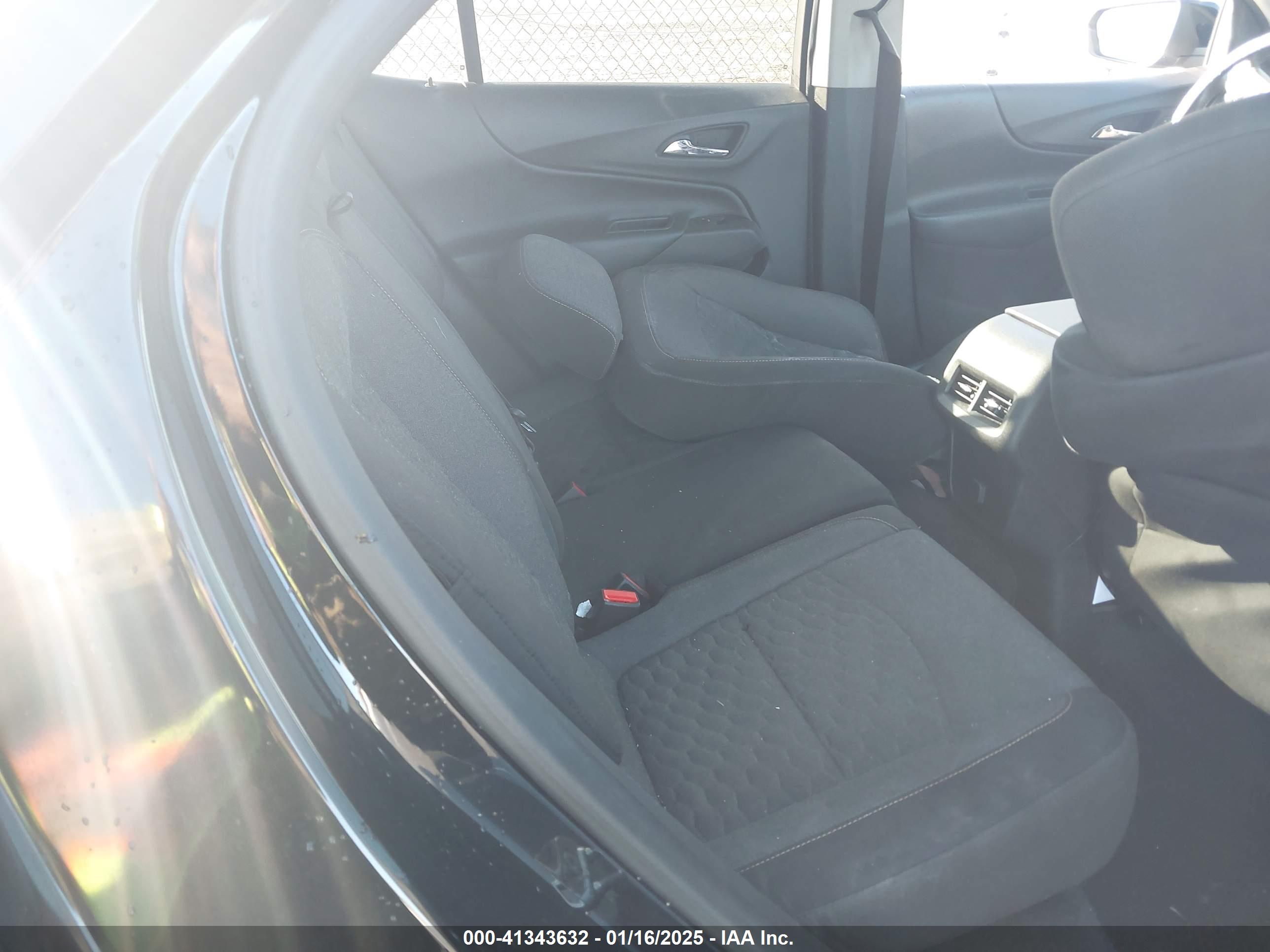 CHEVROLET EQUINOX image 8