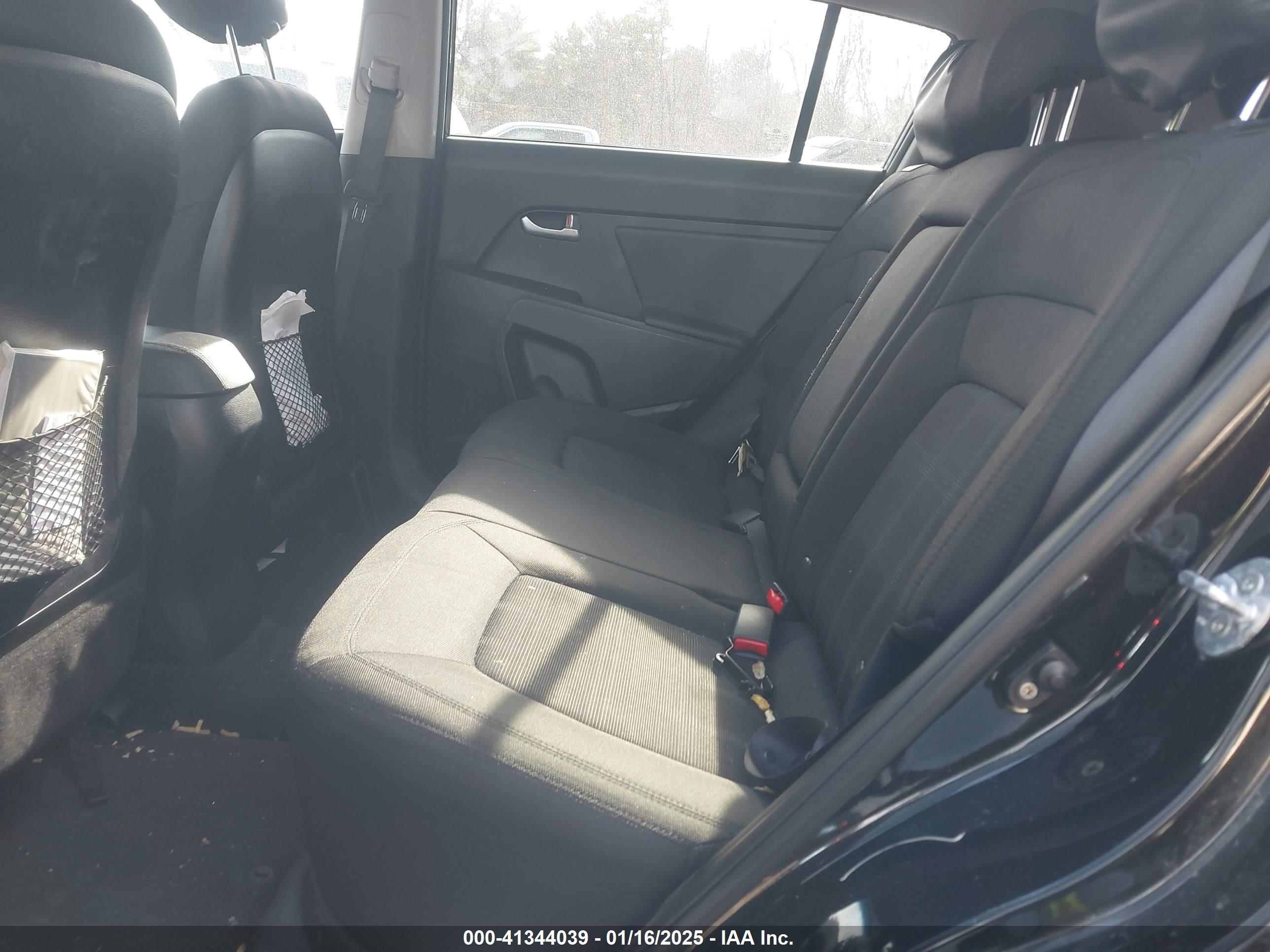 KIA SPORTAGE image 8