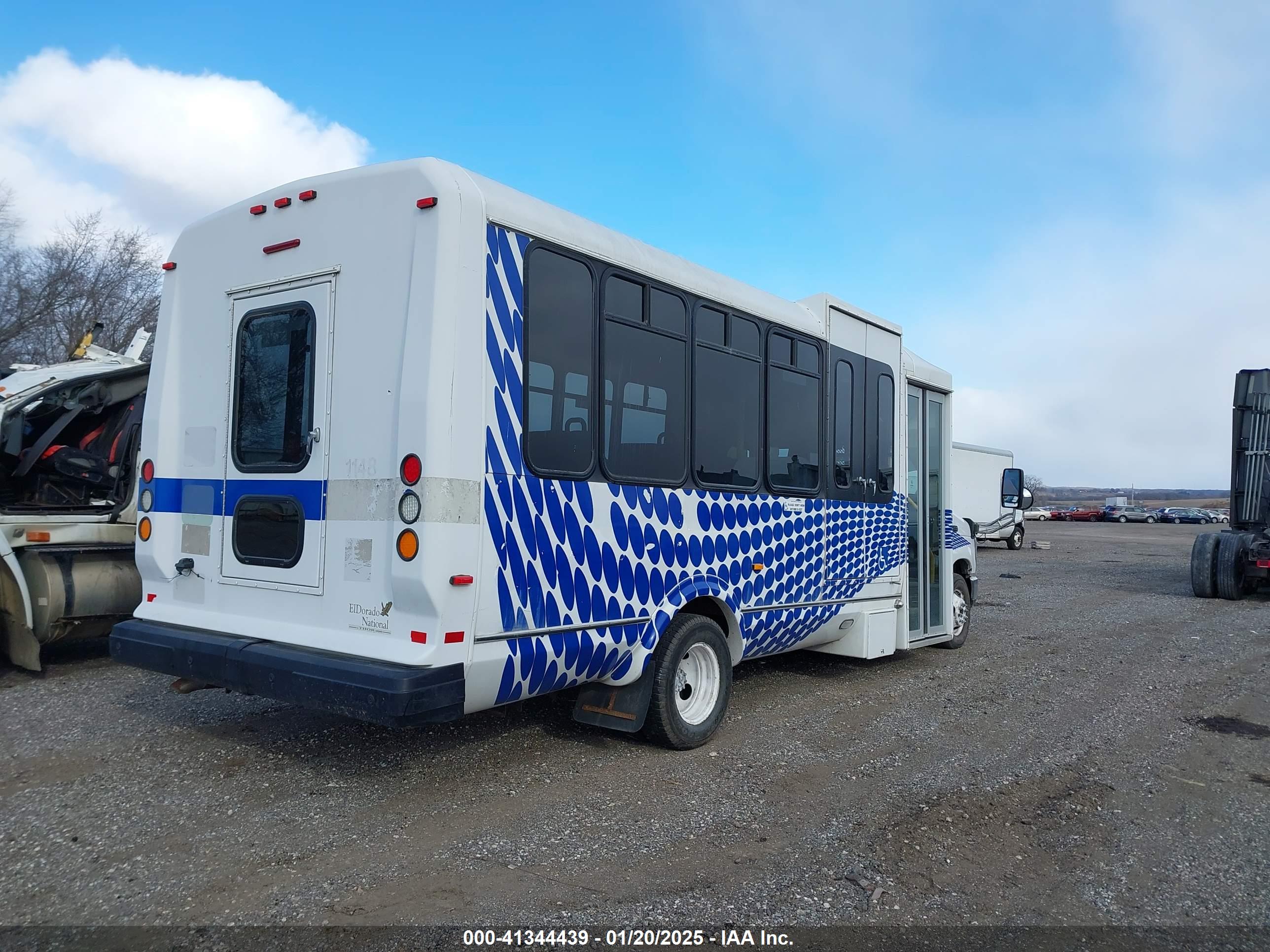 FORD E-450 image 4